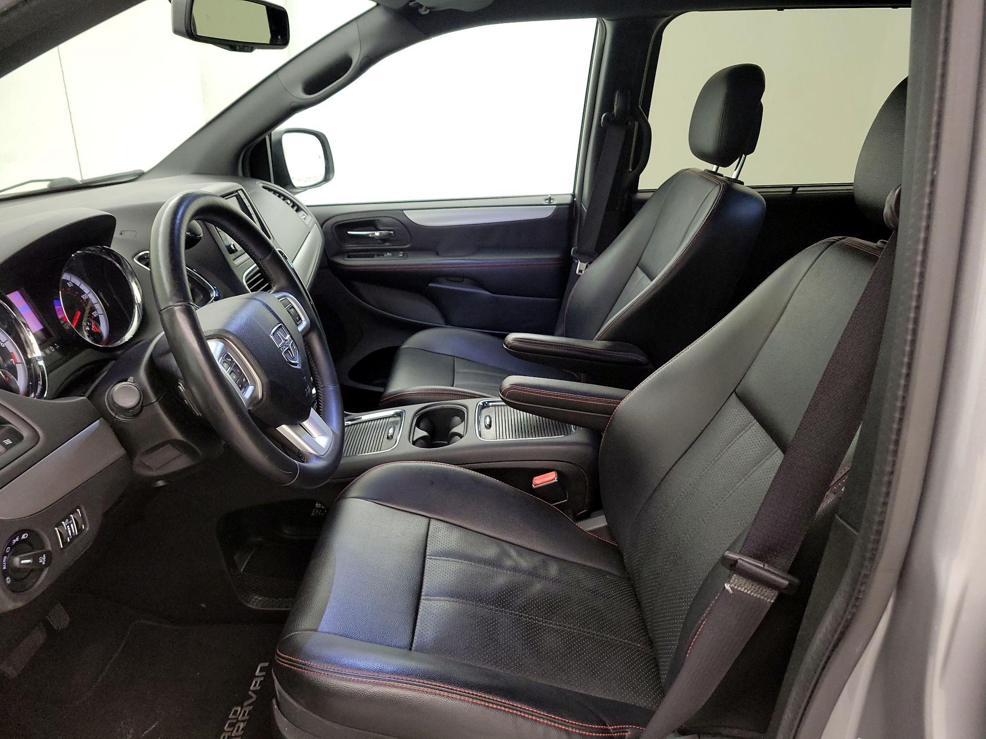 Thumbnail: 2016 Dodge Grand Caravan - 11