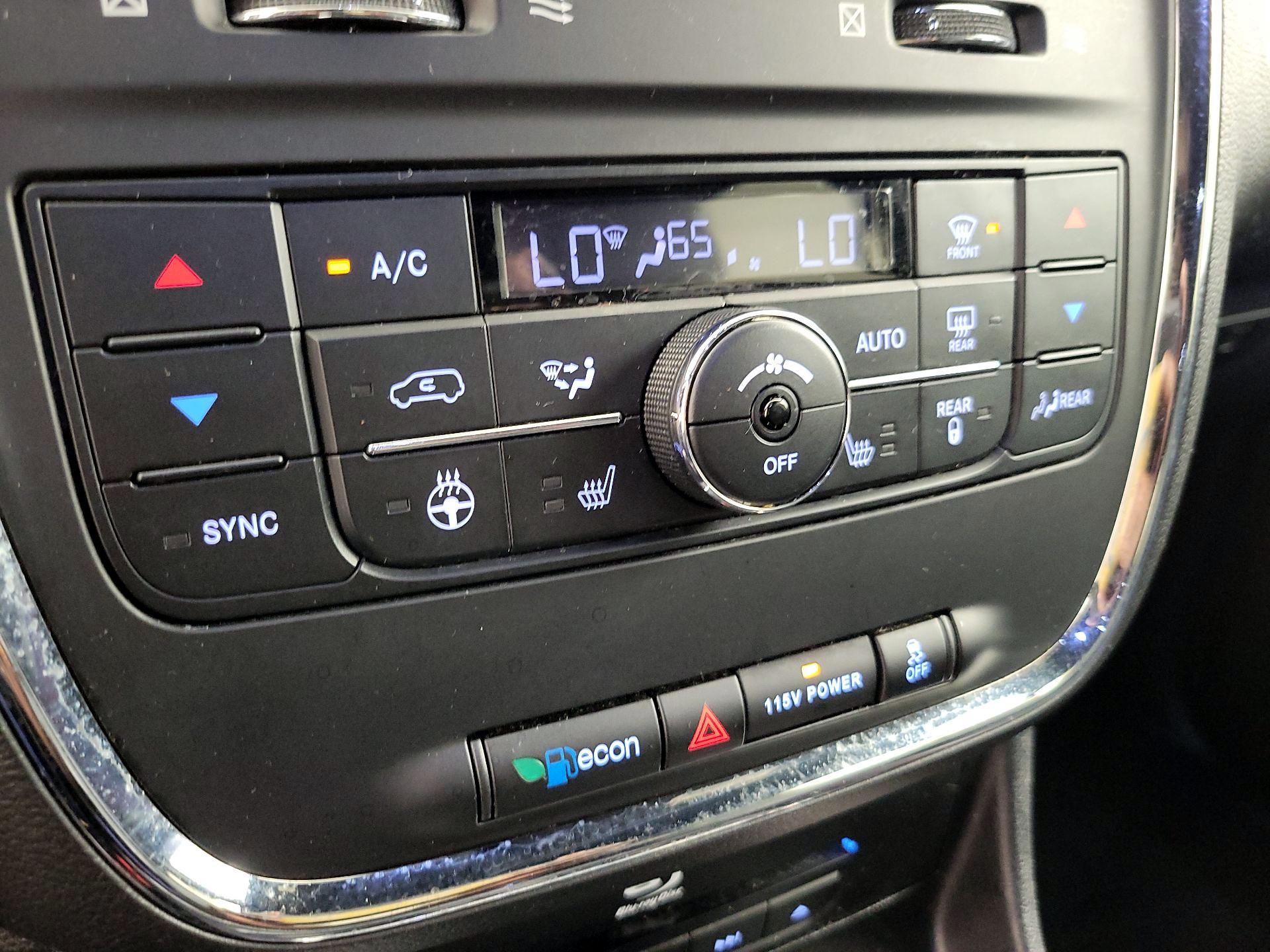 Thumbnail: 2016 Dodge Grand Caravan - 16