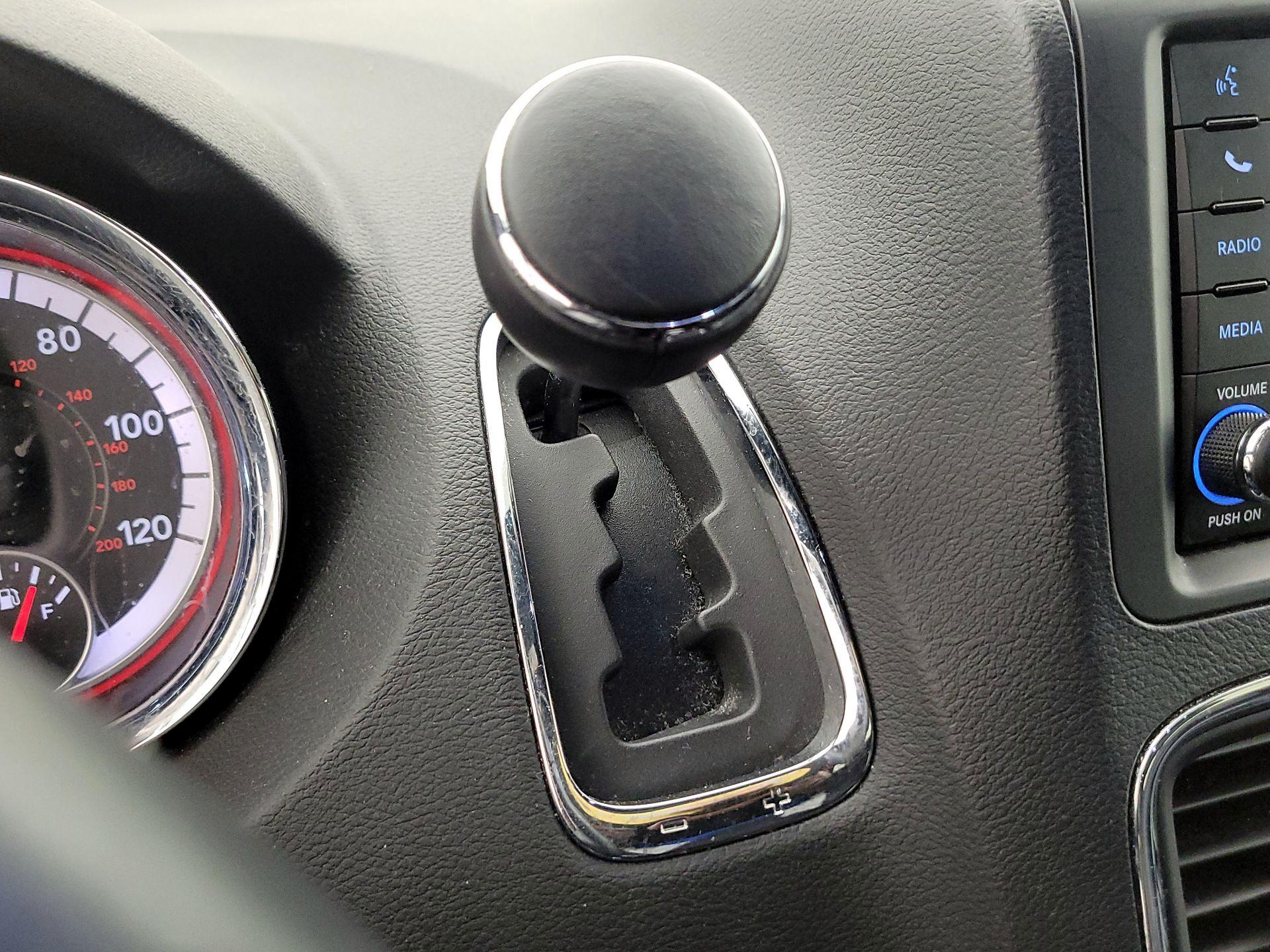 Thumbnail: 2016 Dodge Grand Caravan - 17