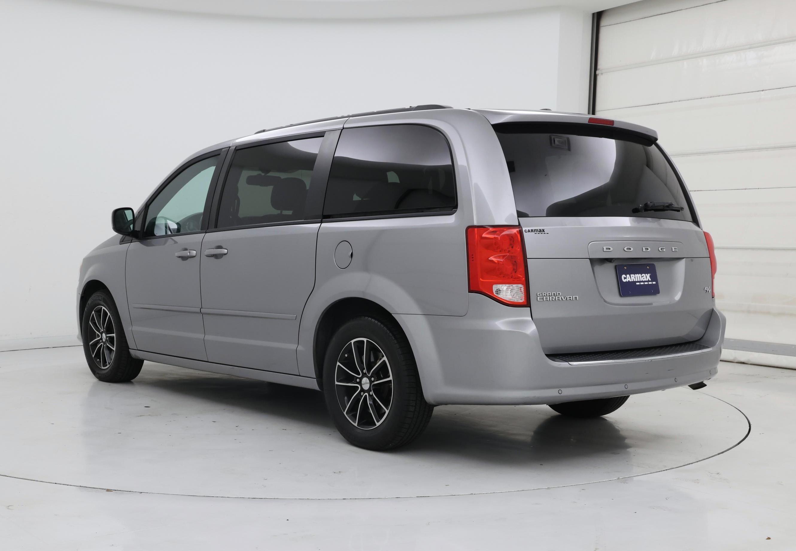 Thumbnail: 2016 Dodge Grand Caravan - 2