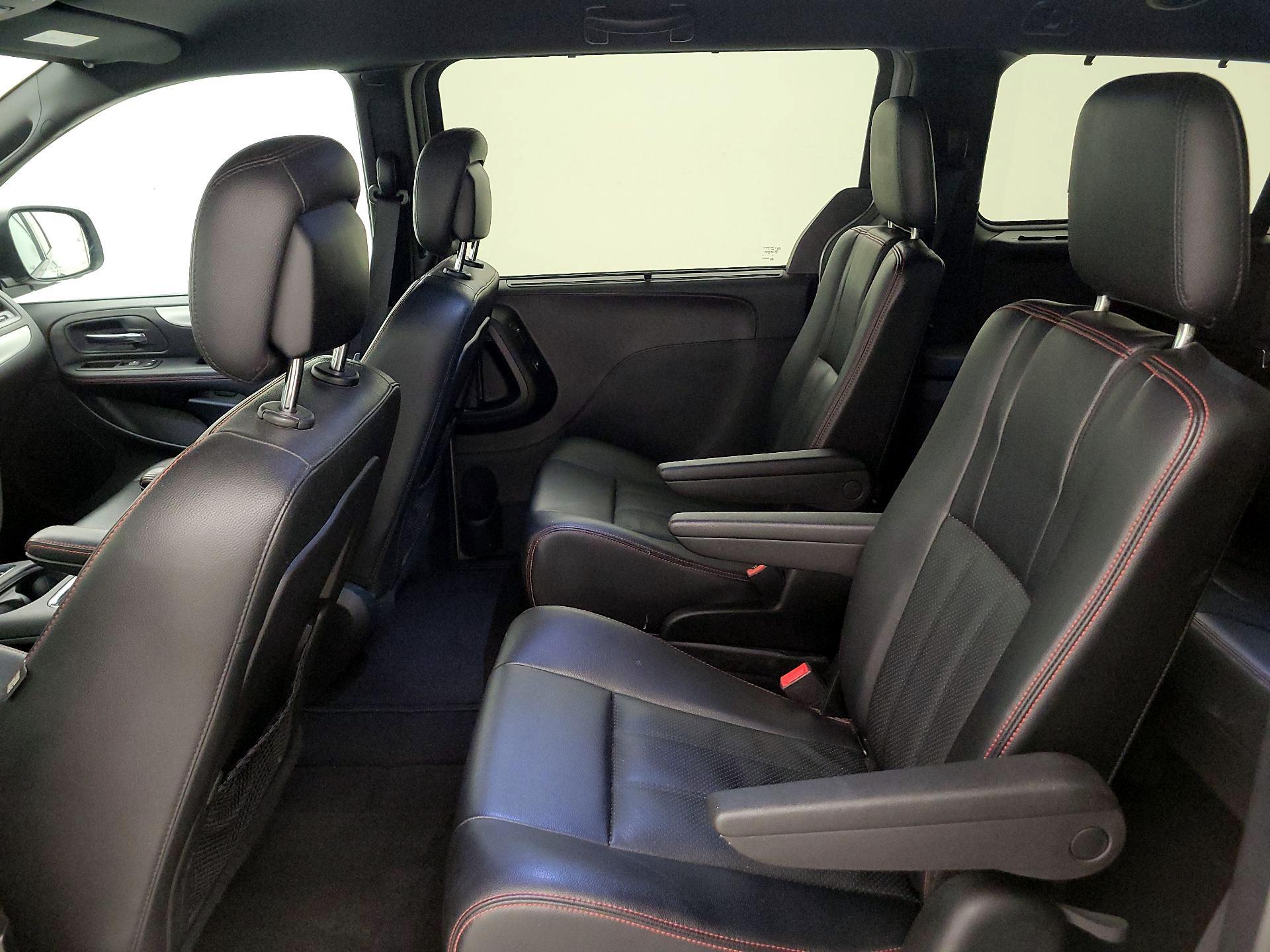 Thumbnail: 2016 Dodge Grand Caravan - 19