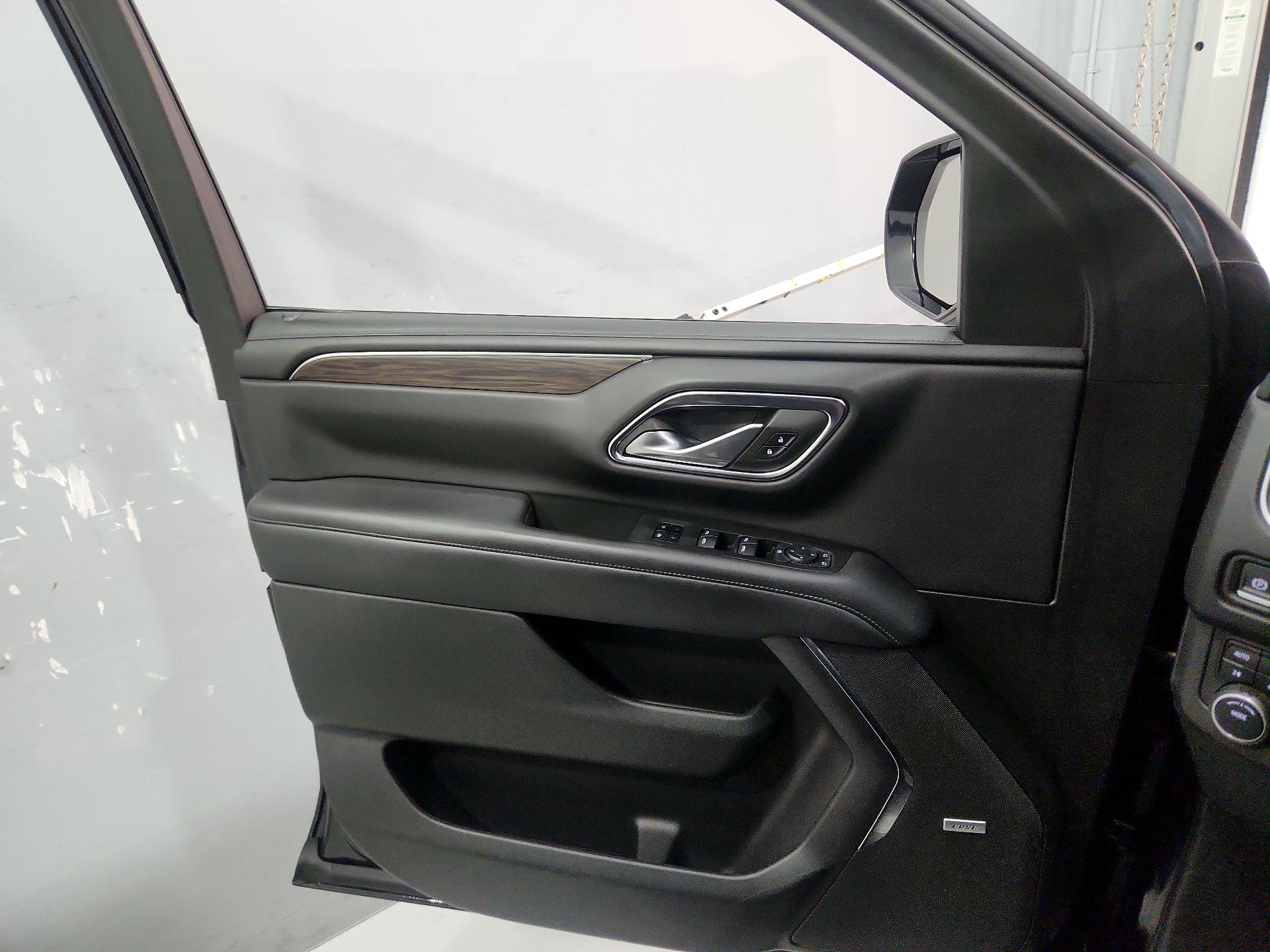 Thumbnail: 2021 Chevrolet Tahoe - 12
