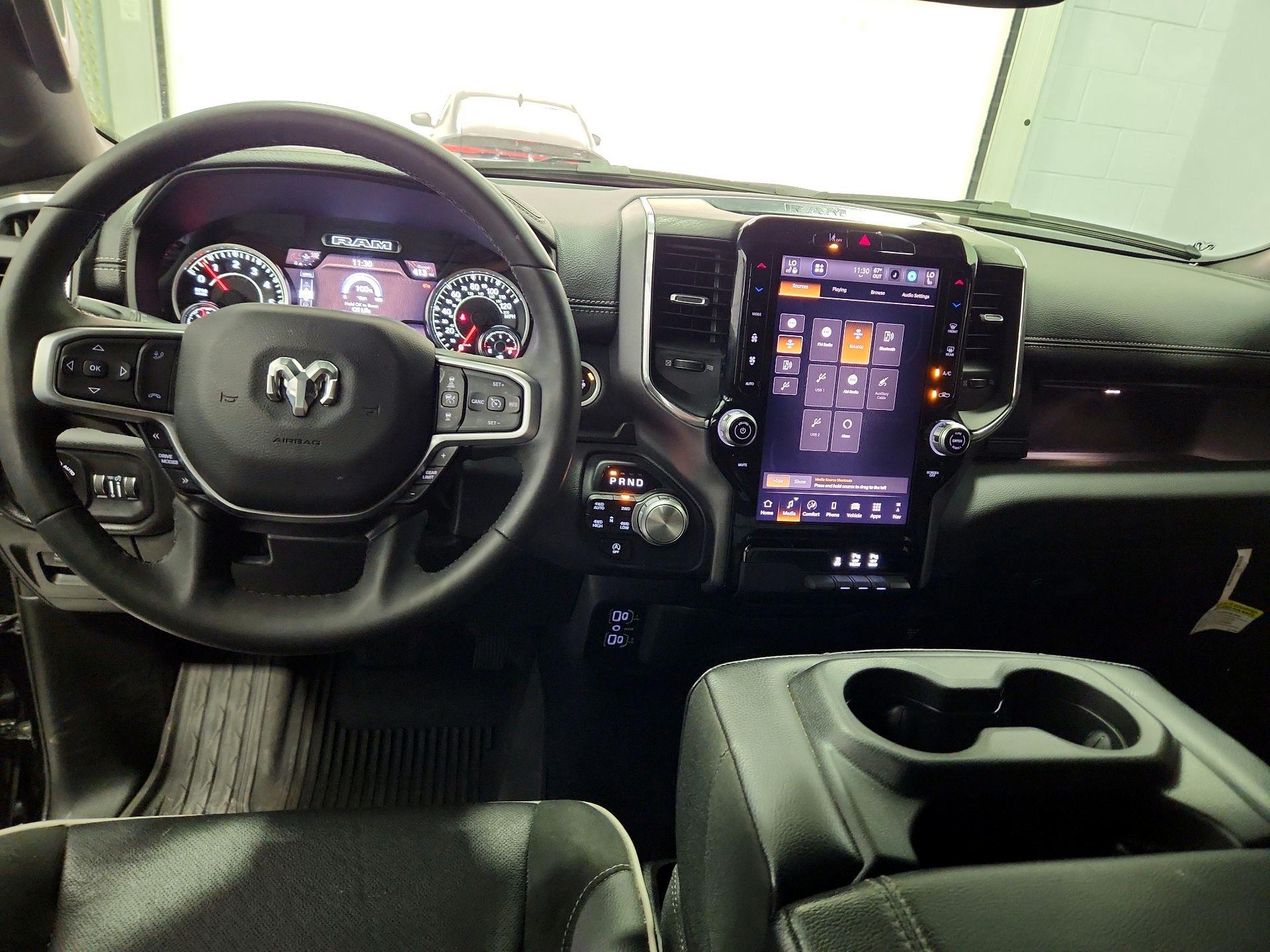 Thumbnail: 2025 RAM 1500 - 9