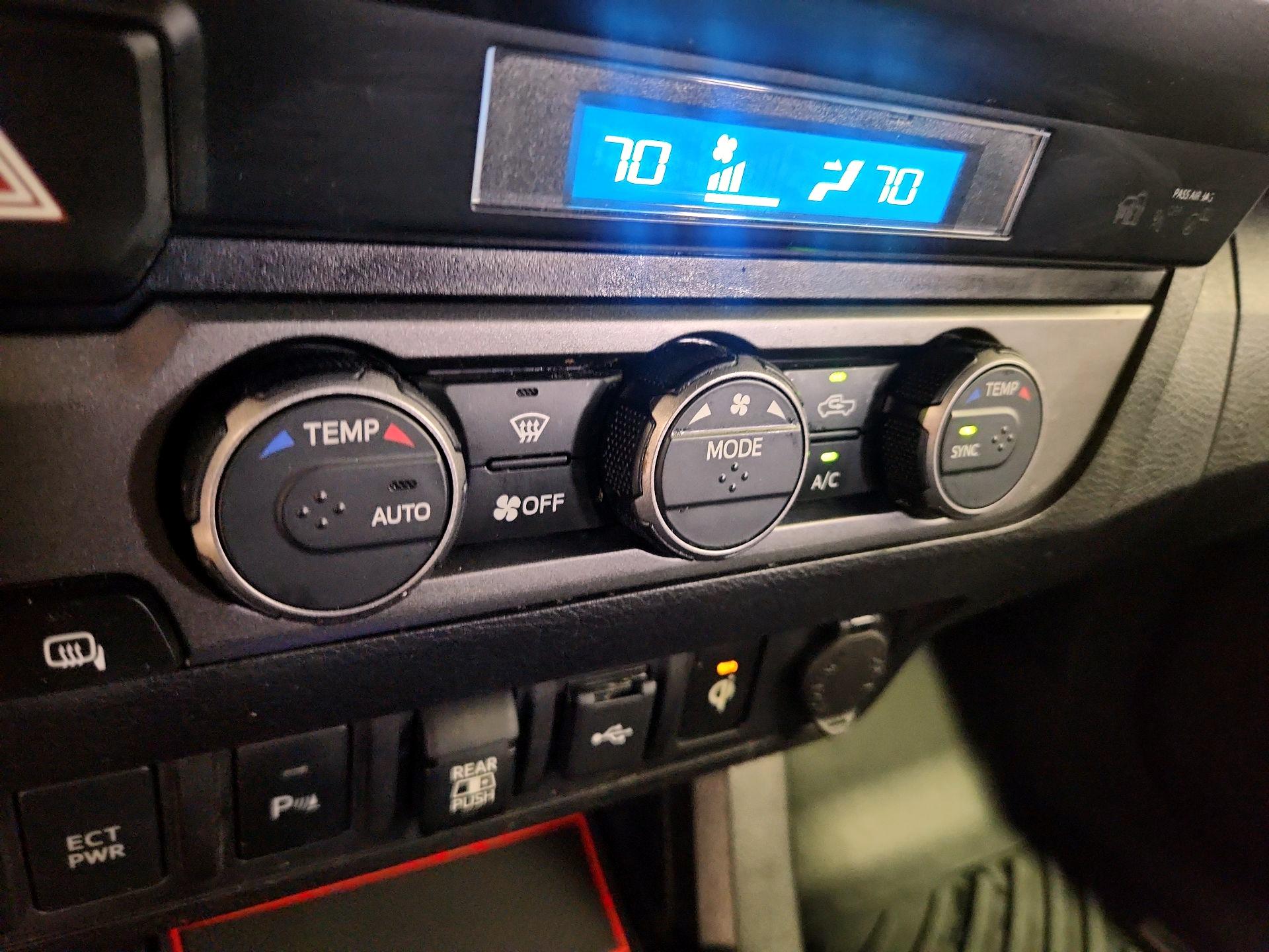 Thumbnail: 2021 Toyota Tacoma - 16