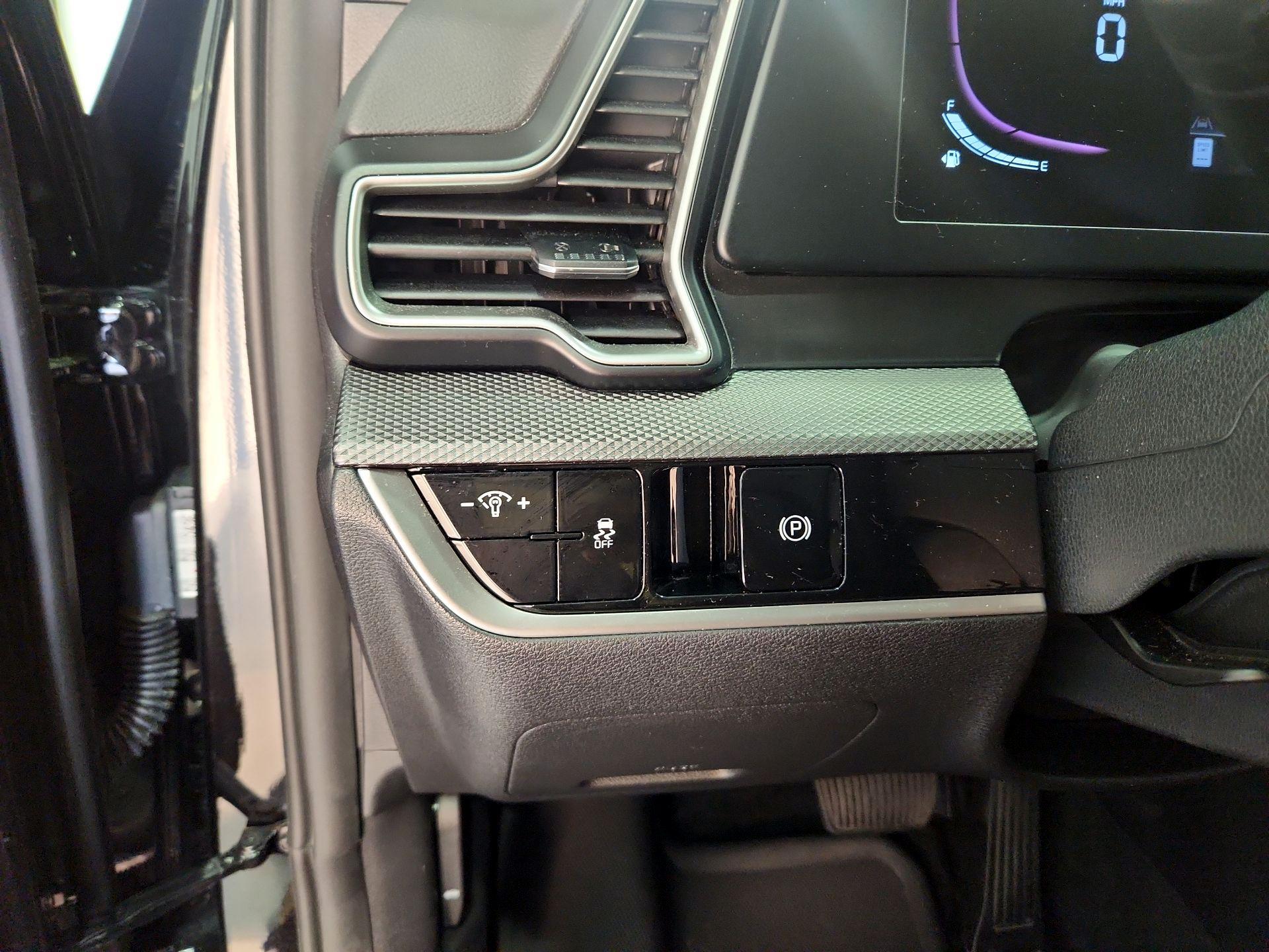 Thumbnail: 2024 Kia Sportage - 13