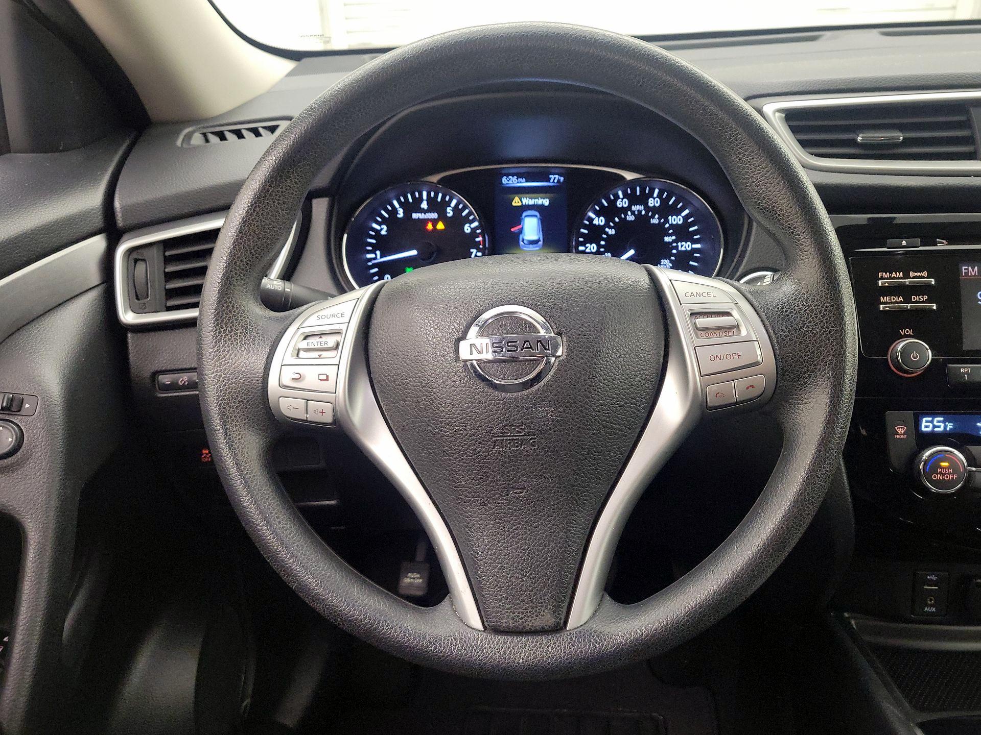 Thumbnail: 2016 Nissan Rogue - 10