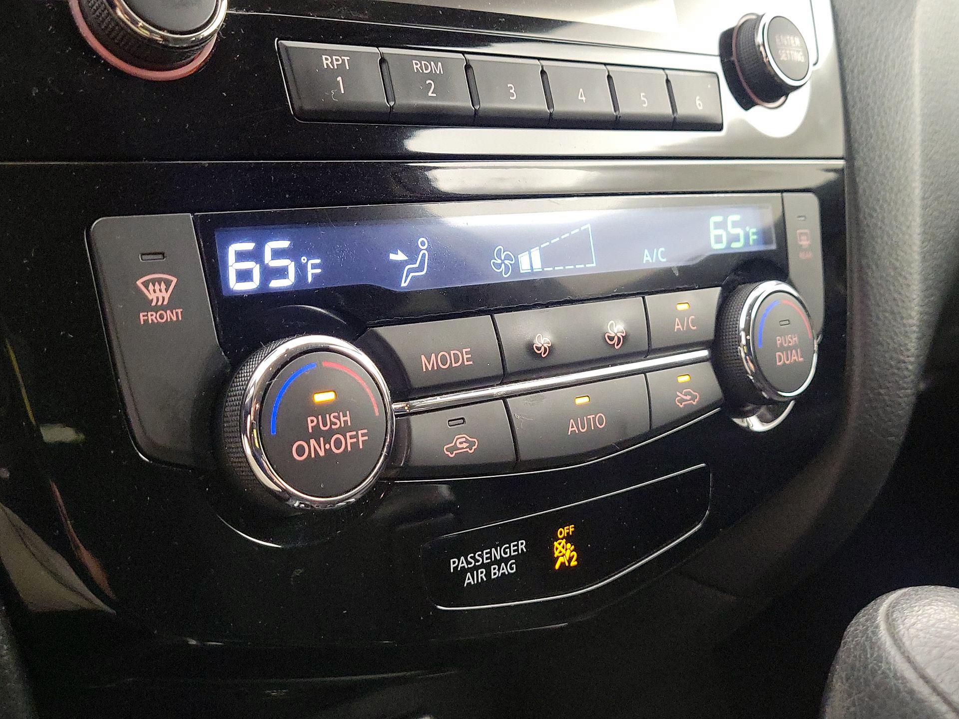 Thumbnail: 2016 Nissan Rogue - 16