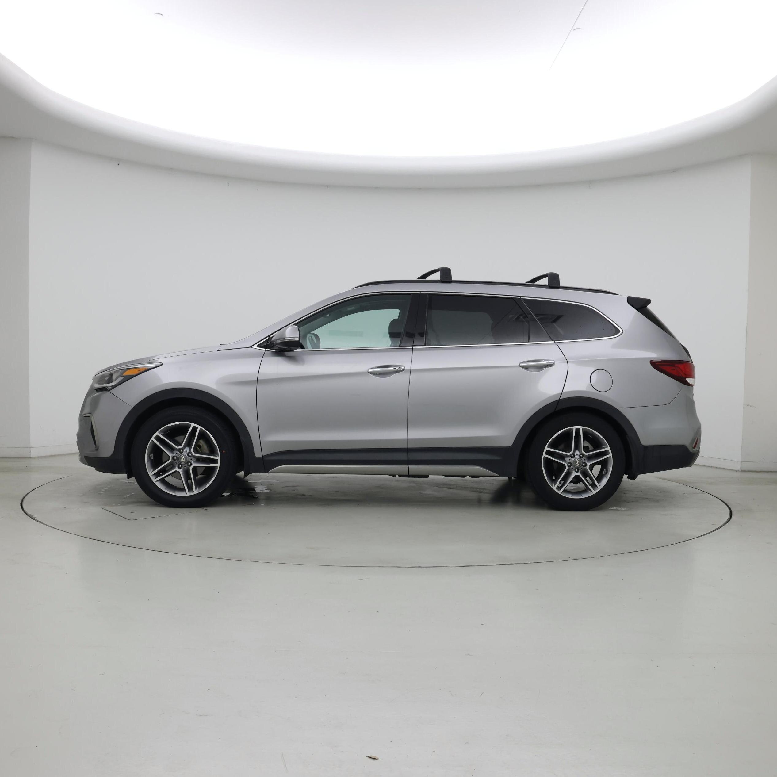 Thumbnail: 2017 Hyundai Santa Fe - 3