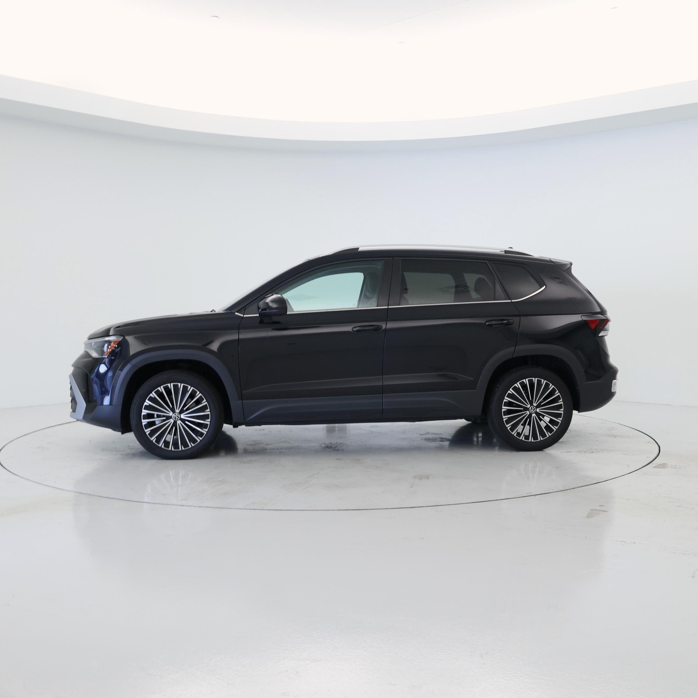Thumbnail: 2025 Volkswagen Taos - 3