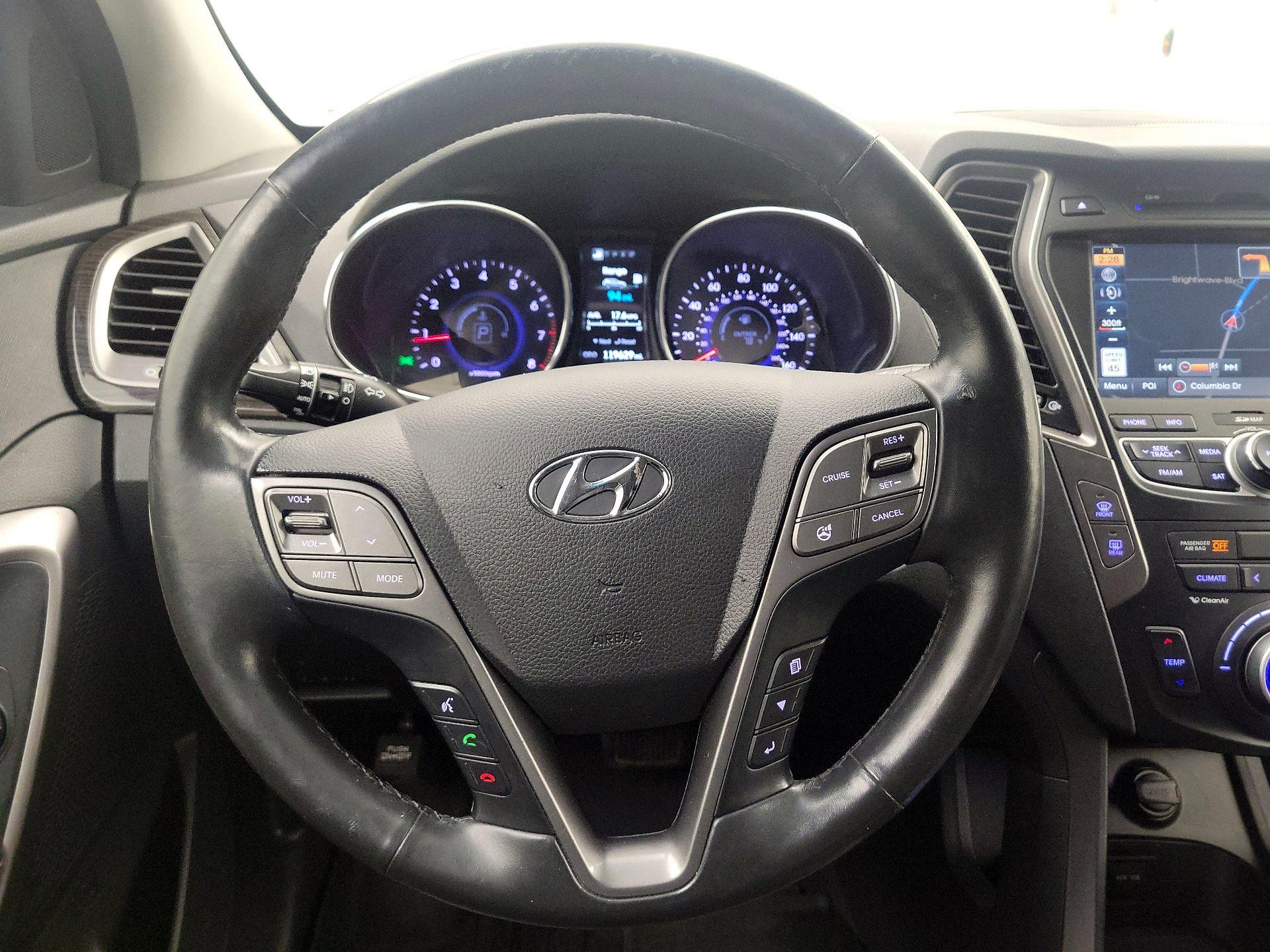 Thumbnail: 2016 Hyundai Santa Fe - 10
