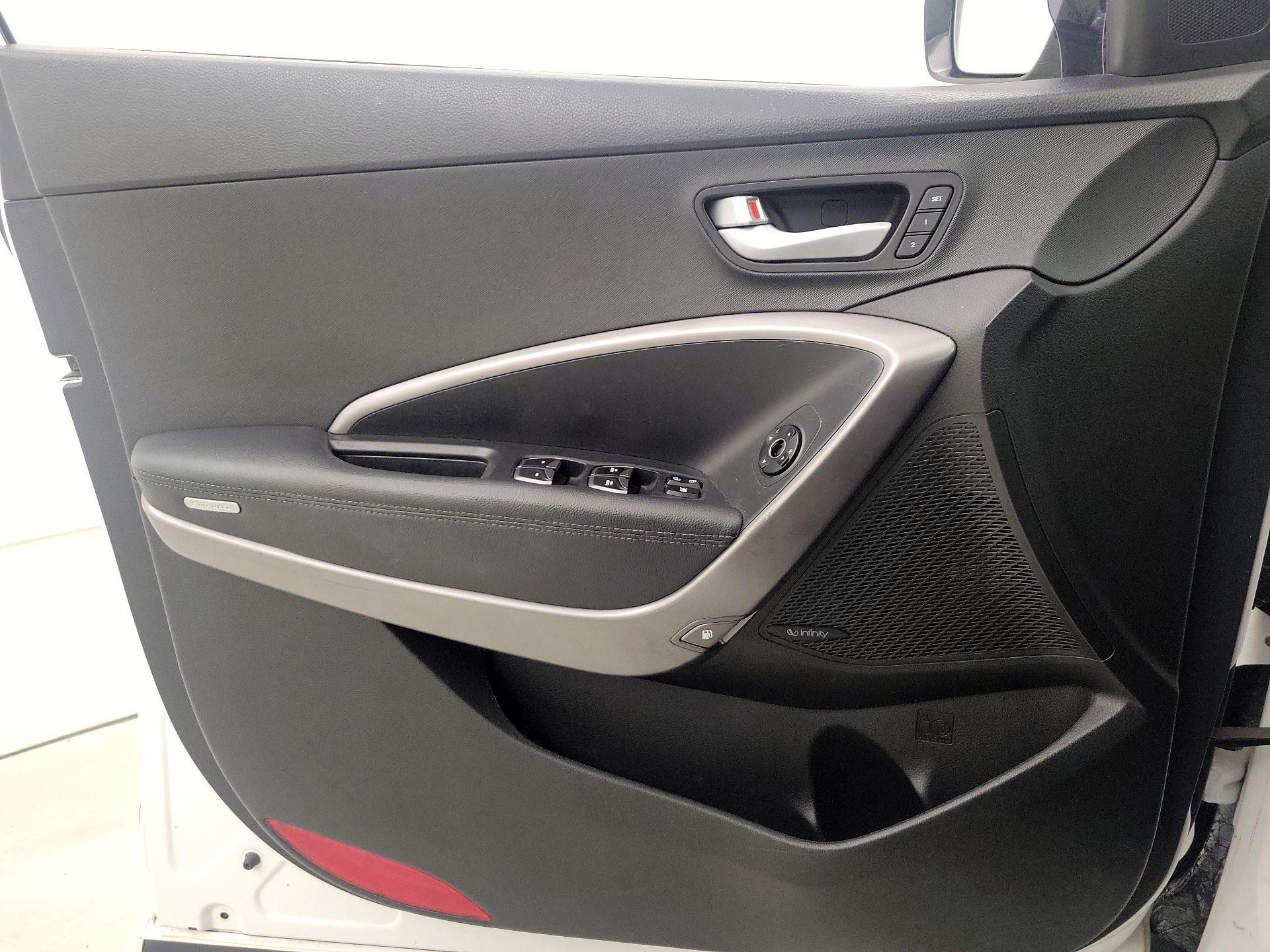 Thumbnail: 2016 Hyundai Santa Fe - 12