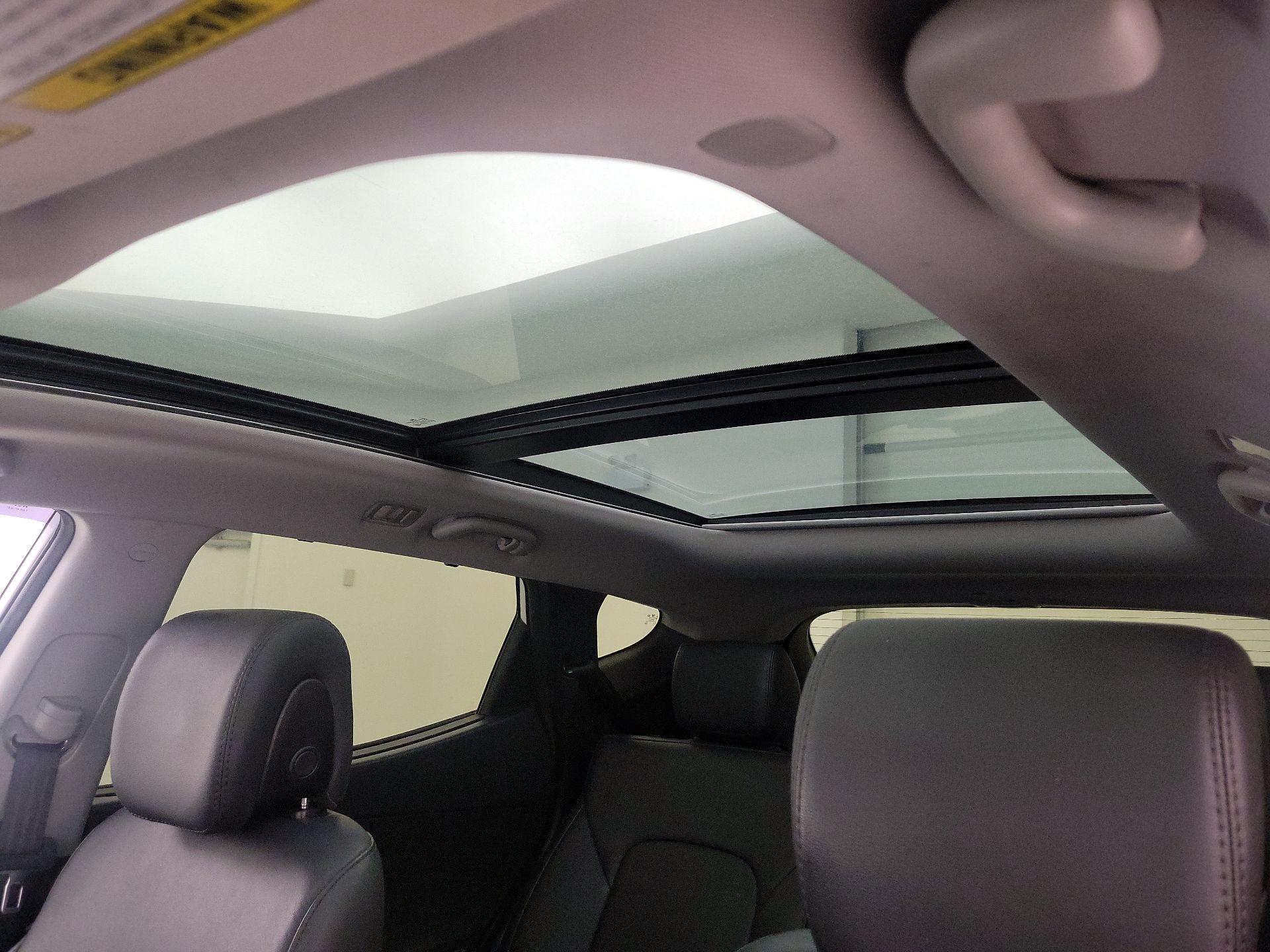 Thumbnail: 2016 Hyundai Santa Fe - 20