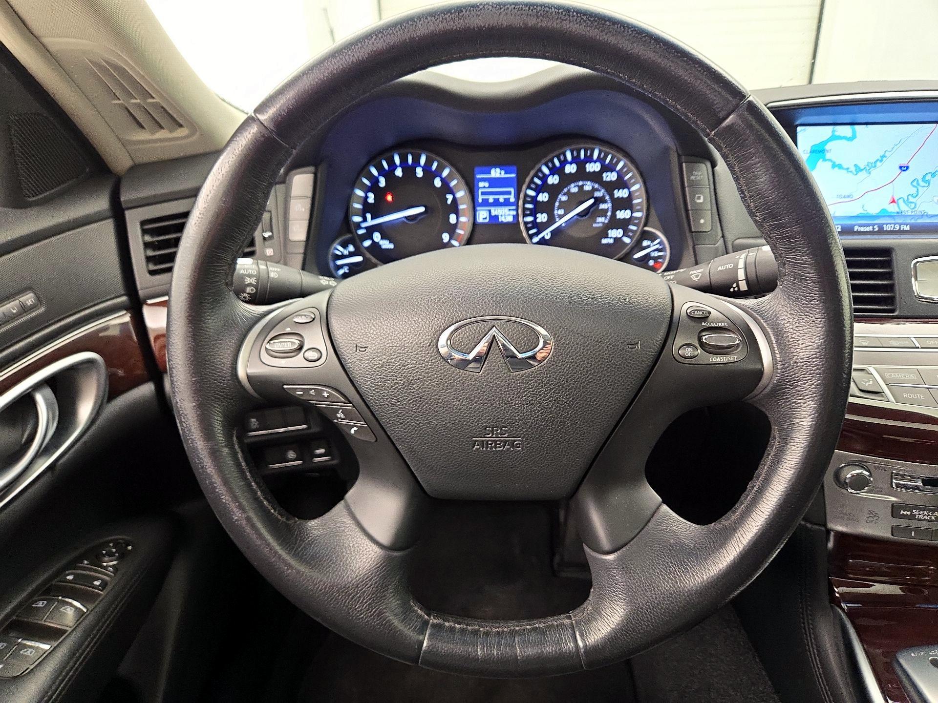 Thumbnail: 2015 INFINITI Q70 - 10