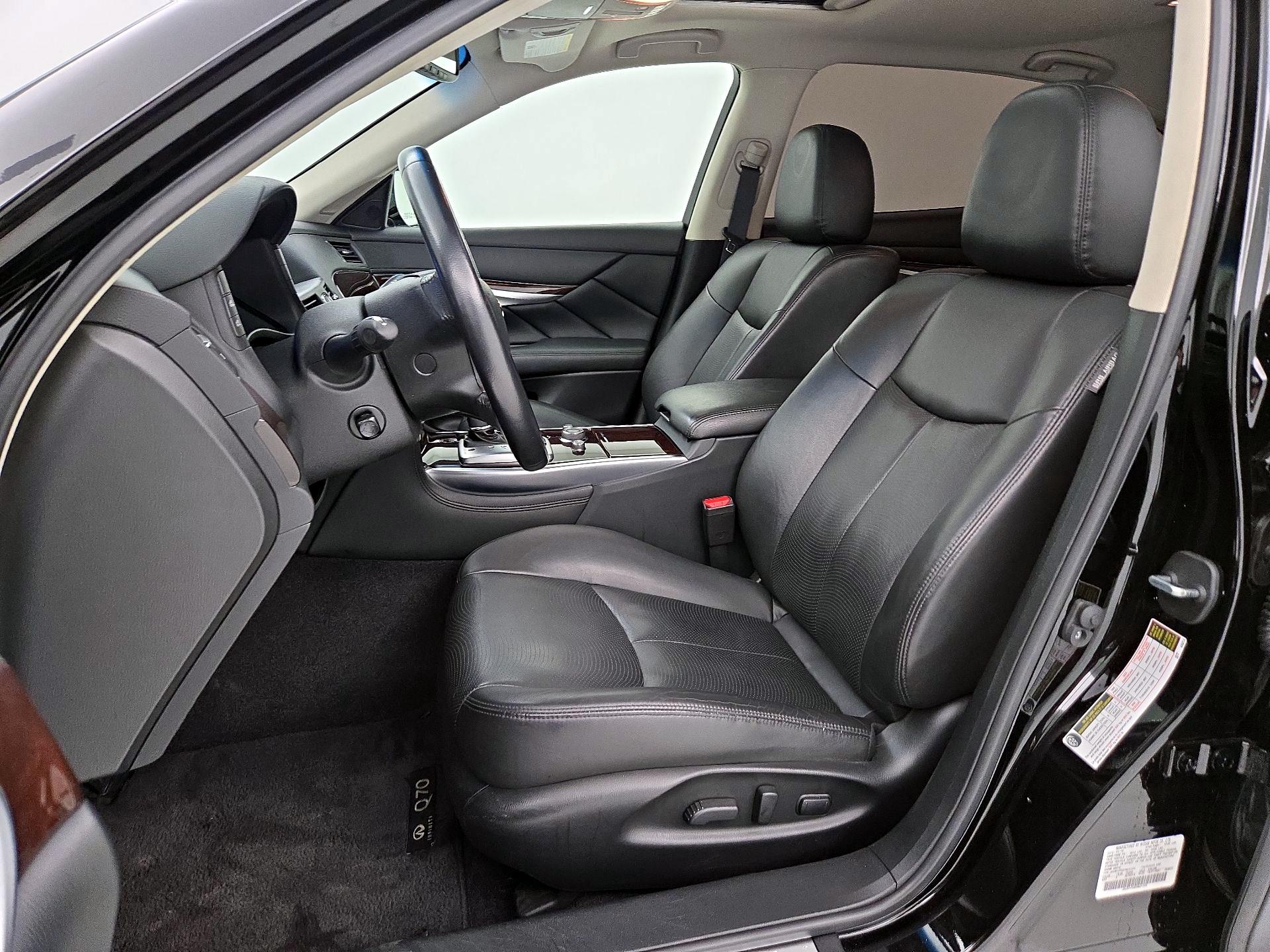 Thumbnail: 2015 INFINITI Q70 - 11