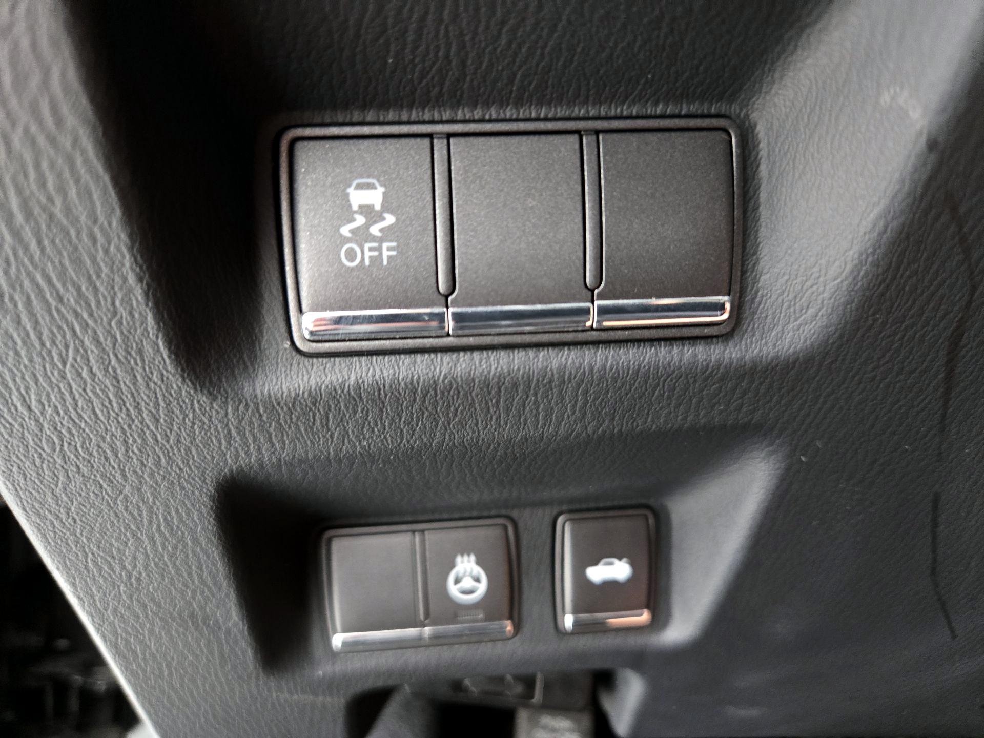 Thumbnail: 2015 INFINITI Q70 - 13