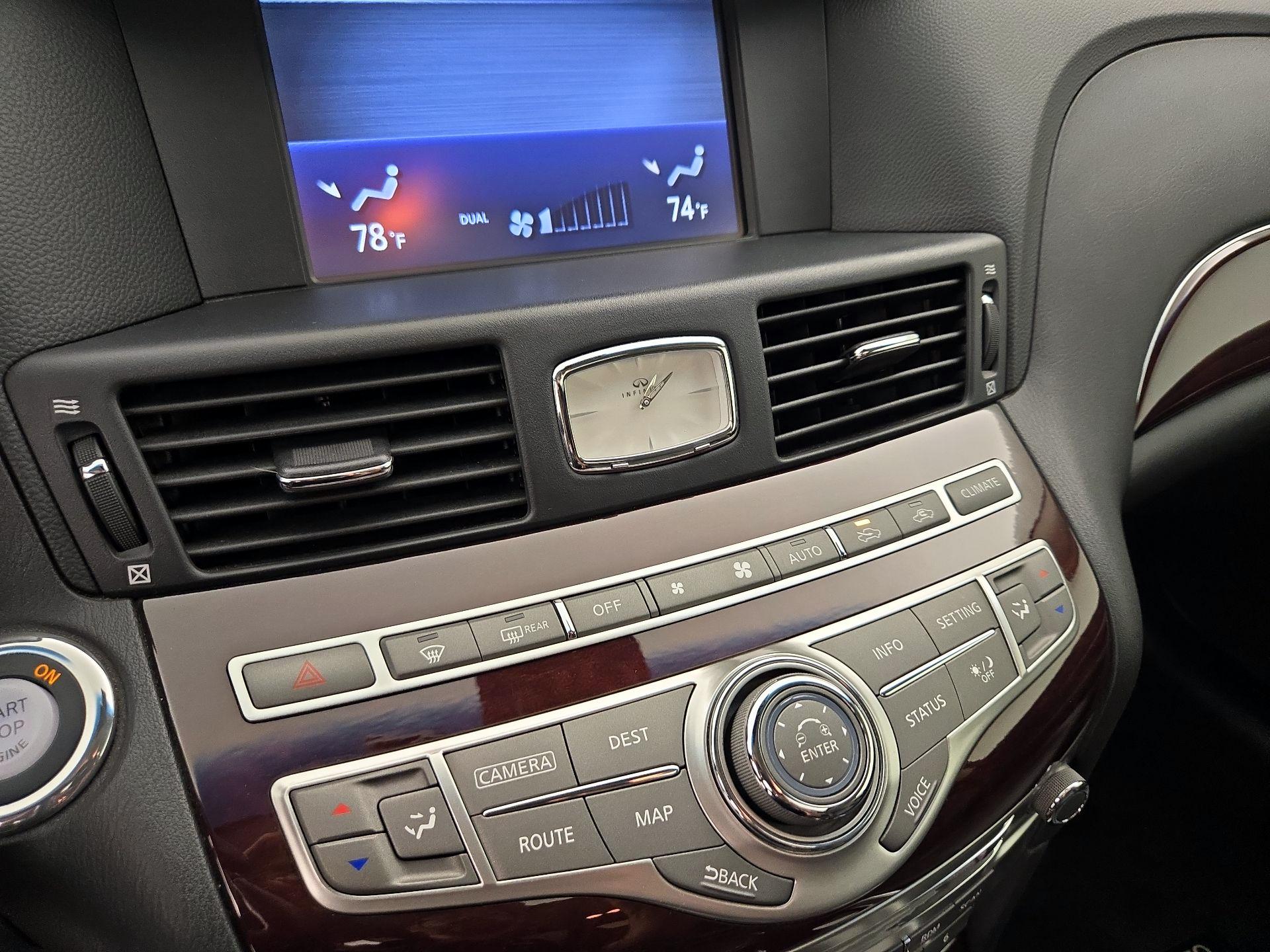 Thumbnail: 2015 INFINITI Q70 - 17