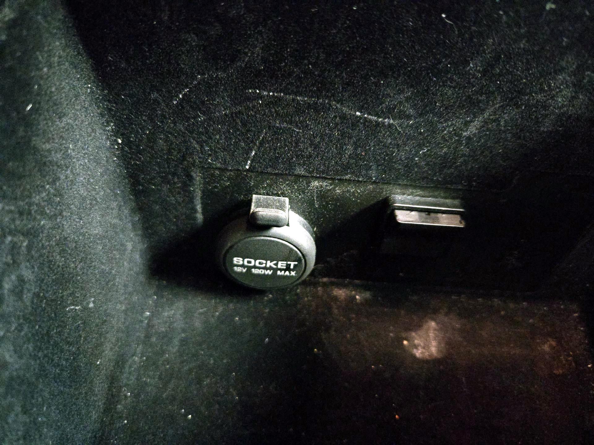 Thumbnail: 2015 INFINITI Q70 - 19