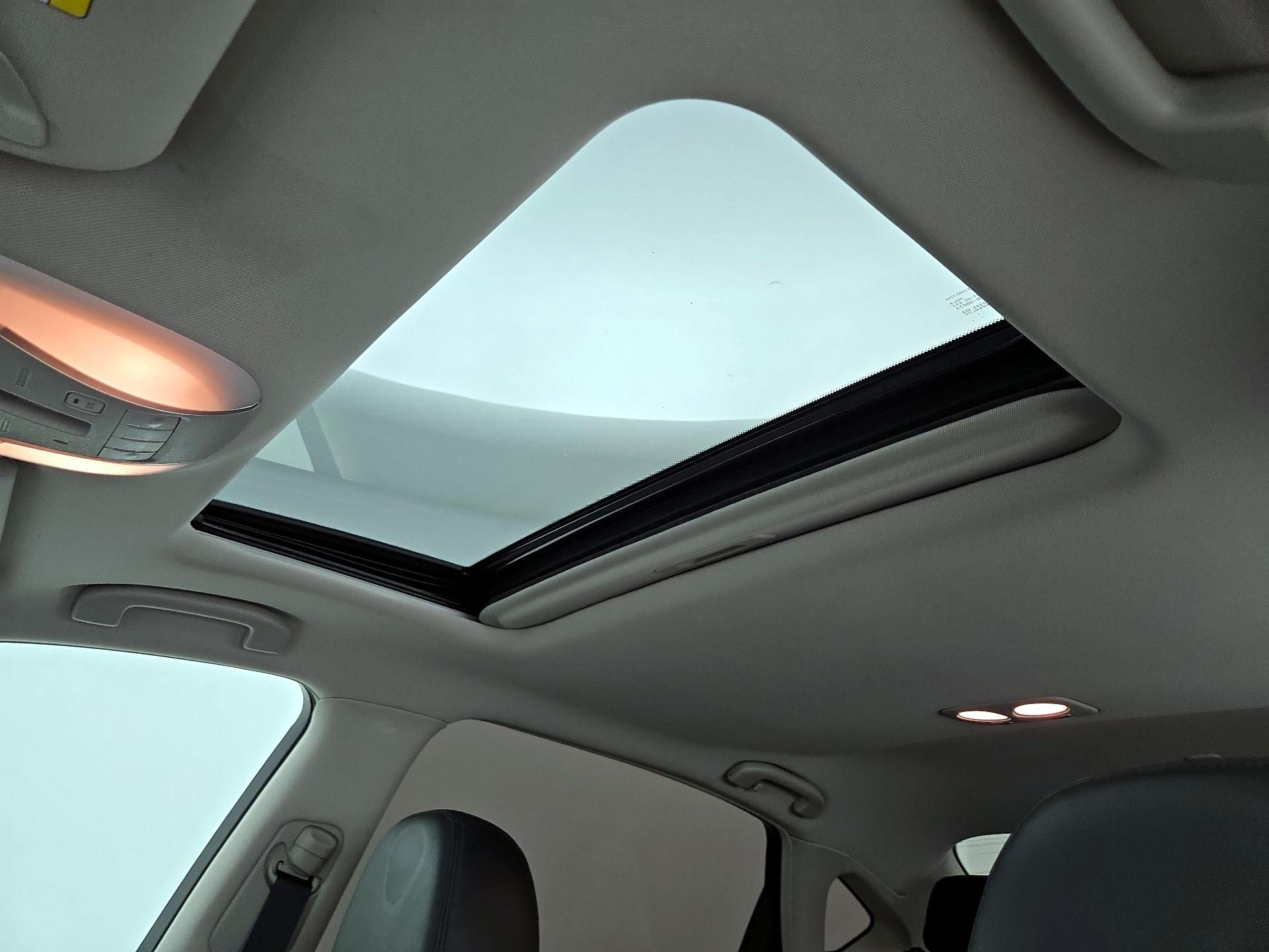 Thumbnail: 2015 INFINITI Q70 - 20