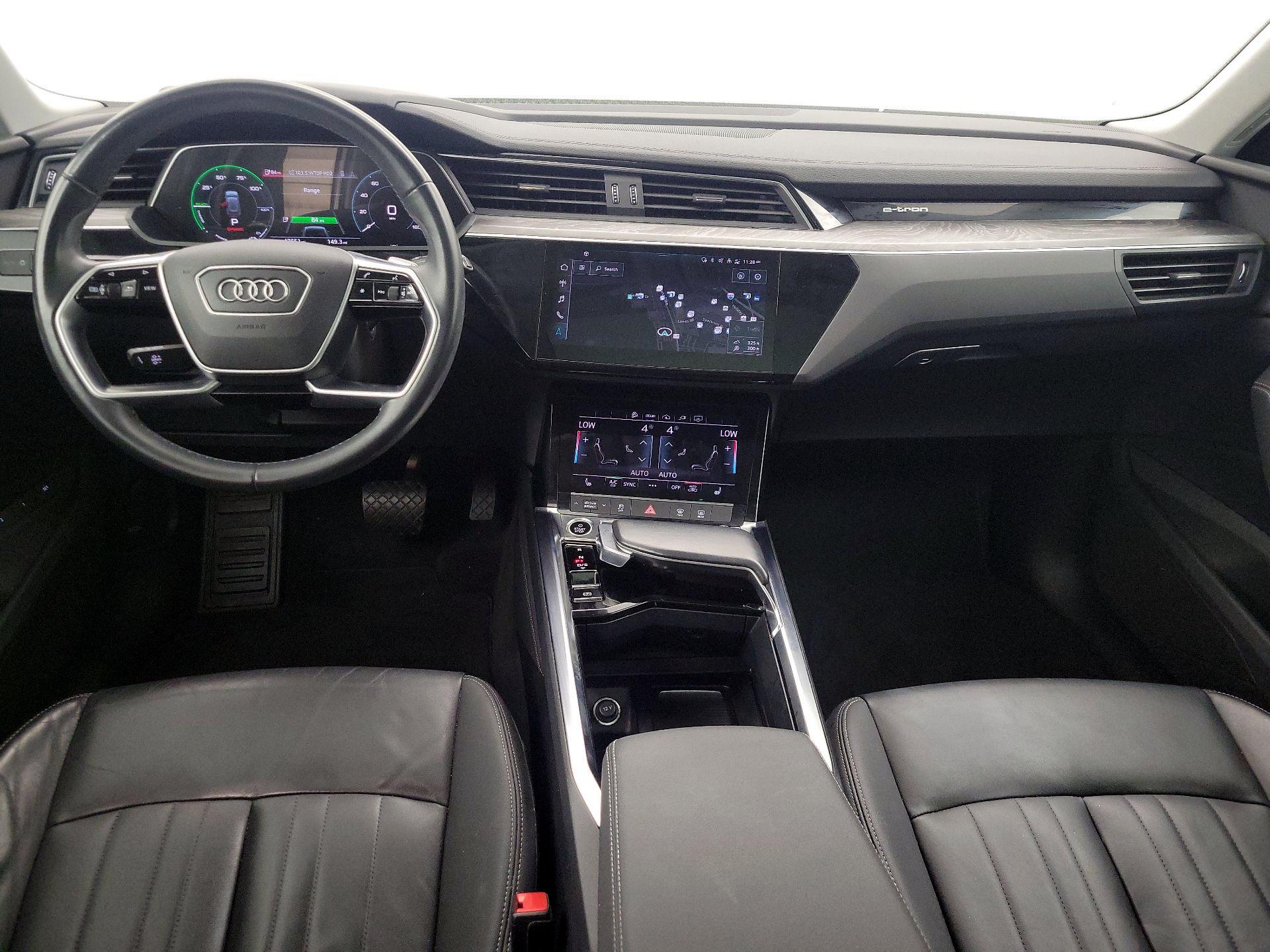 Thumbnail: 2021 Audi e-tron - 9