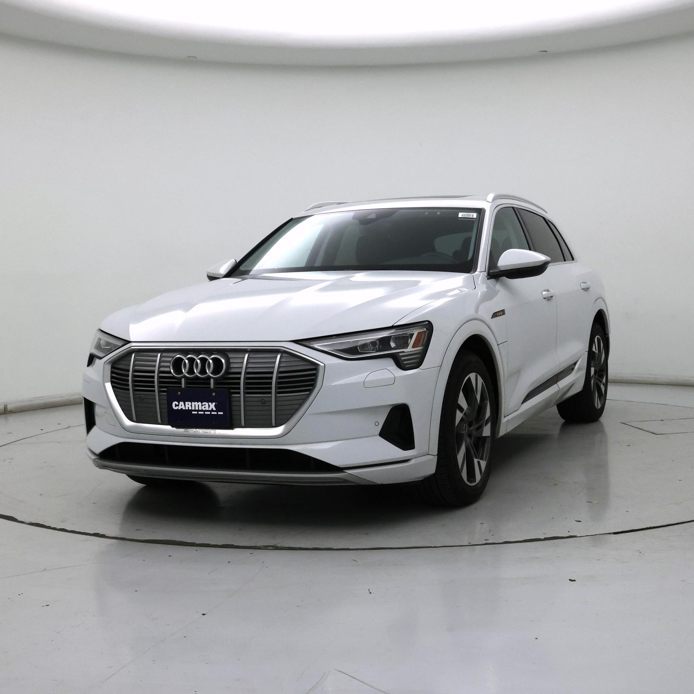 Thumbnail: 2021 Audi e-tron - 4