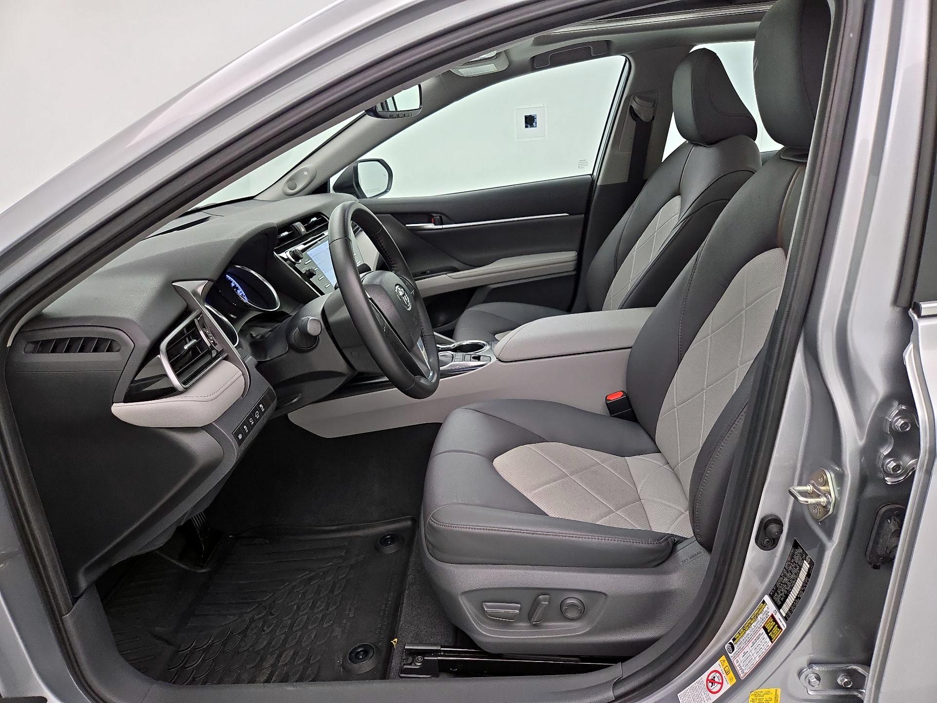 Thumbnail: 2019 Toyota Camry - 11