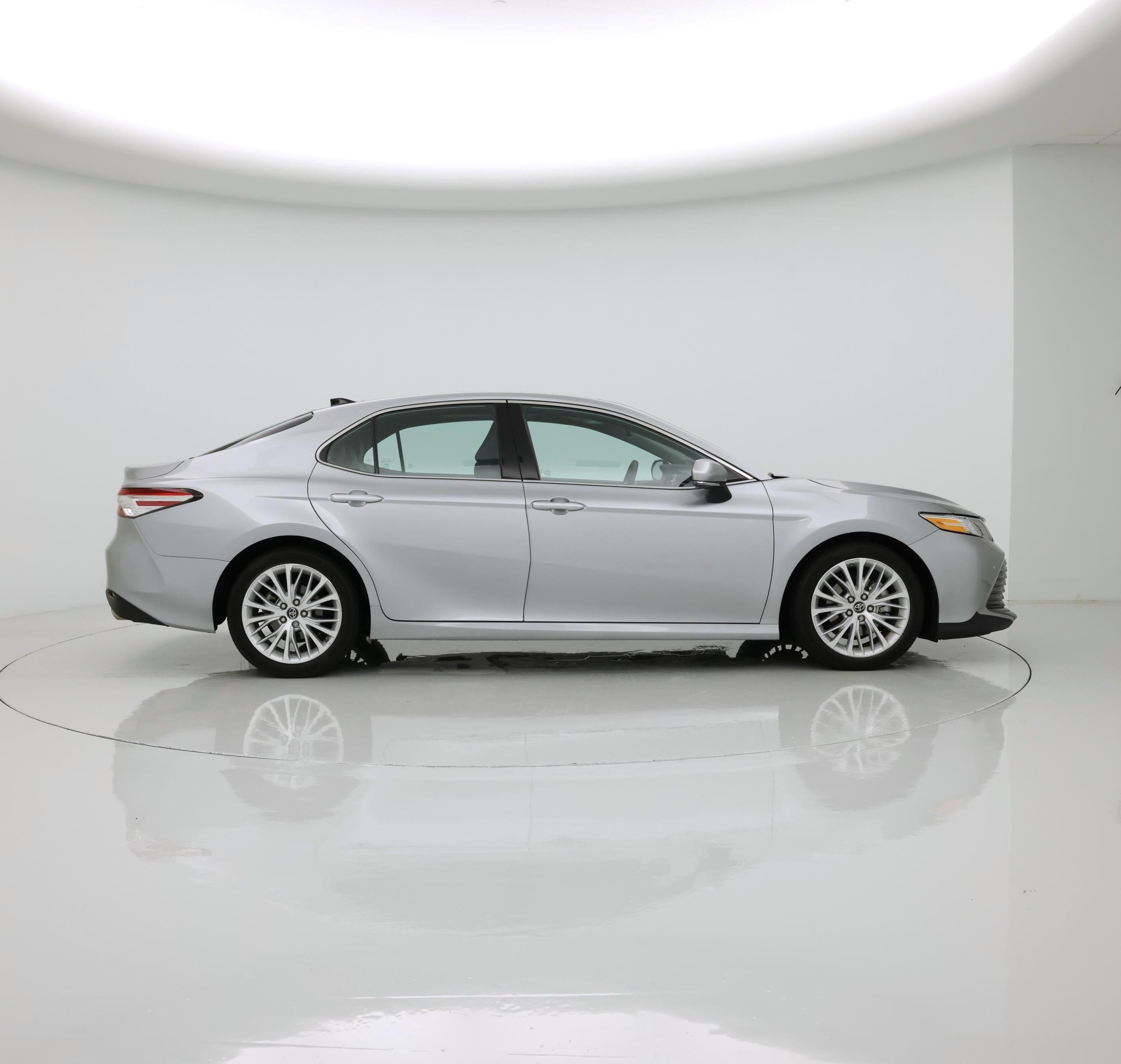 Thumbnail: 2019 Toyota Camry - 7