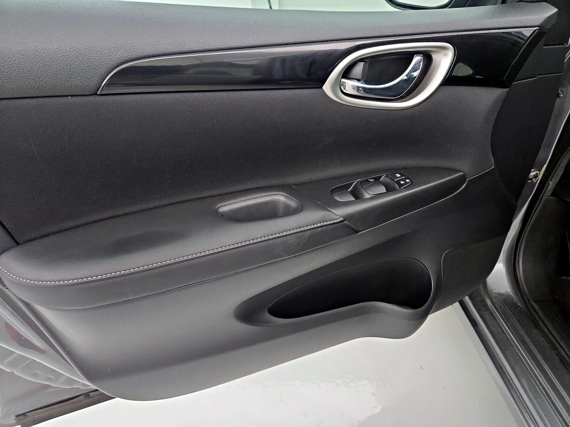 Thumbnail: 2019 Nissan Sentra - 12