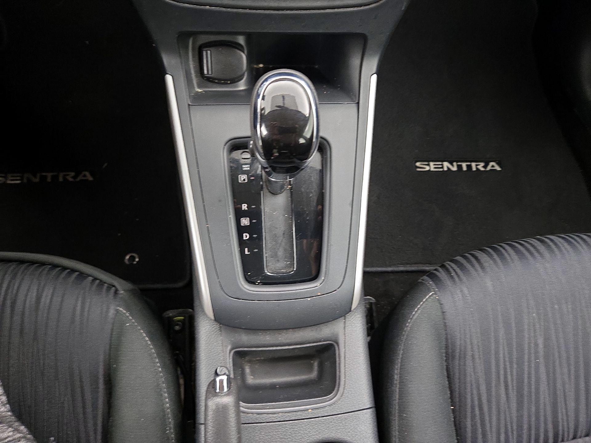 Thumbnail: 2019 Nissan Sentra - 17