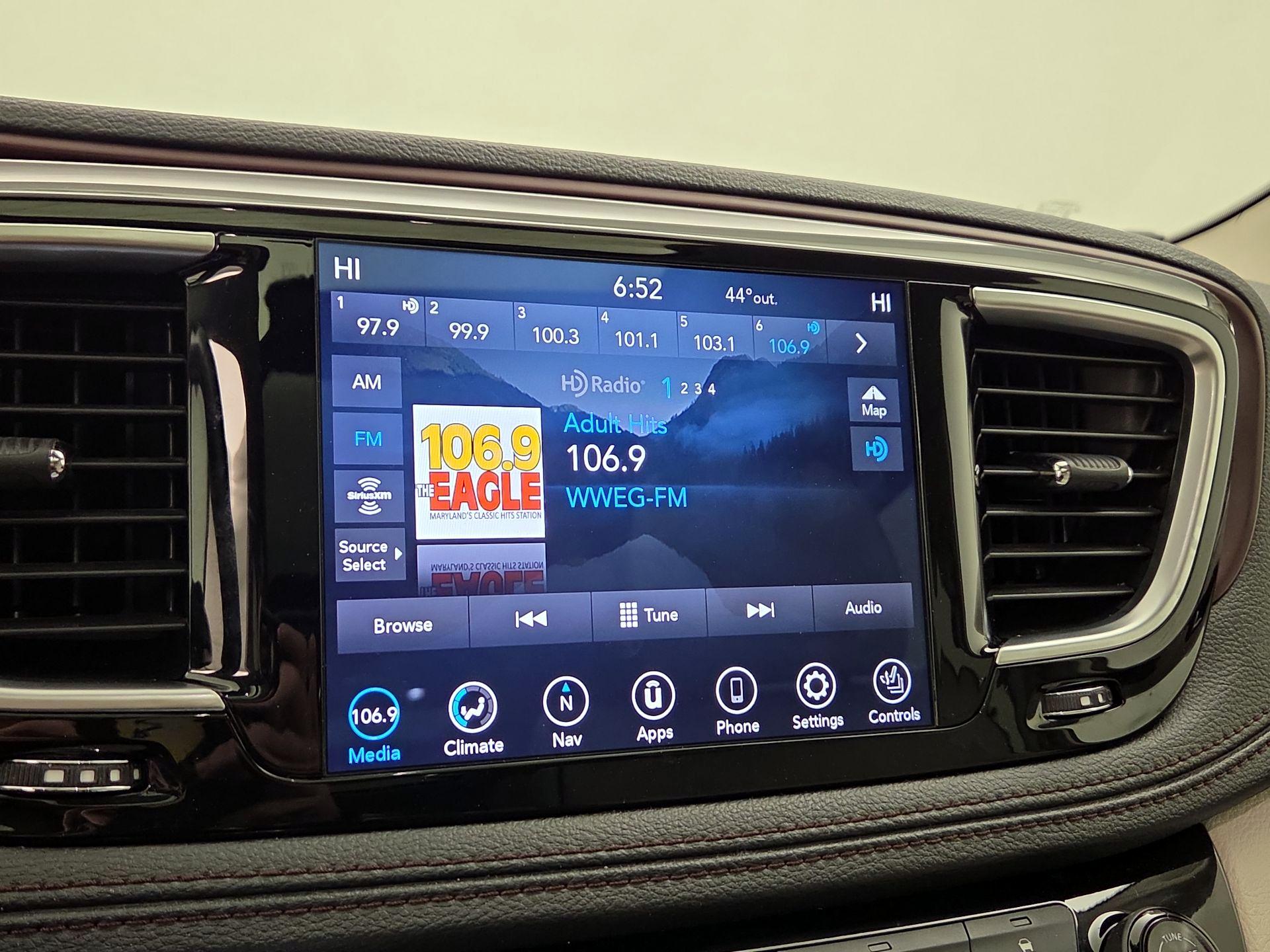 Thumbnail: 2020 Chrysler Pacifica - 15