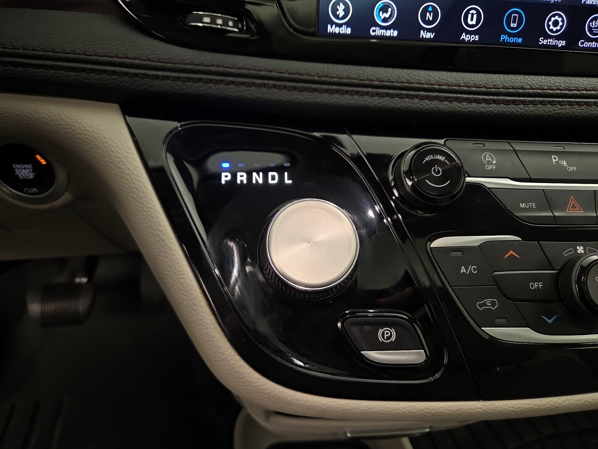 Thumbnail: 2020 Chrysler Pacifica - 17