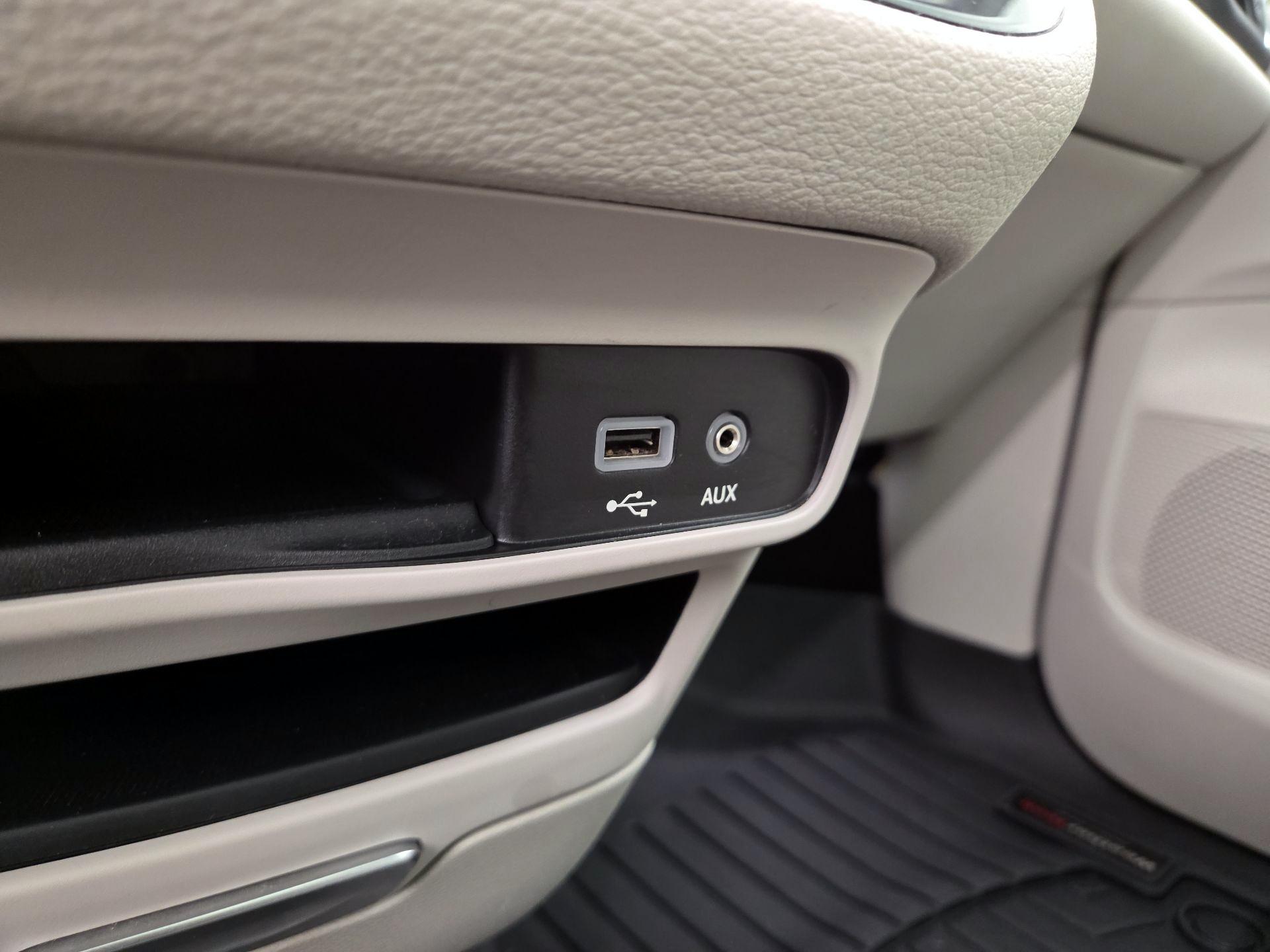 Thumbnail: 2020 Chrysler Pacifica - 18