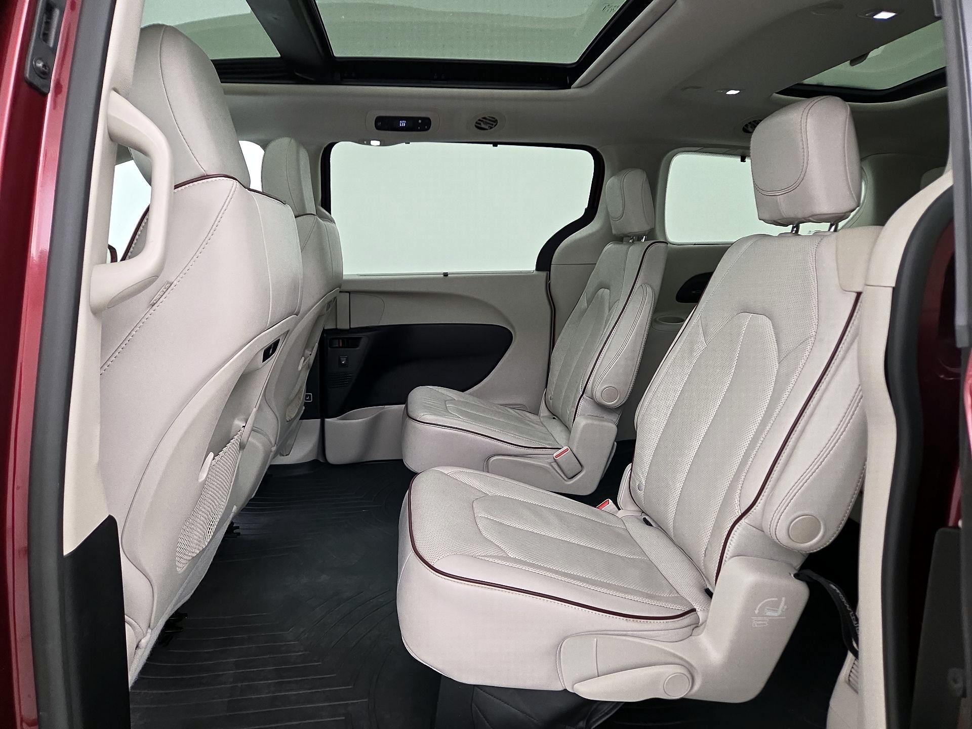 Thumbnail: 2020 Chrysler Pacifica - 20