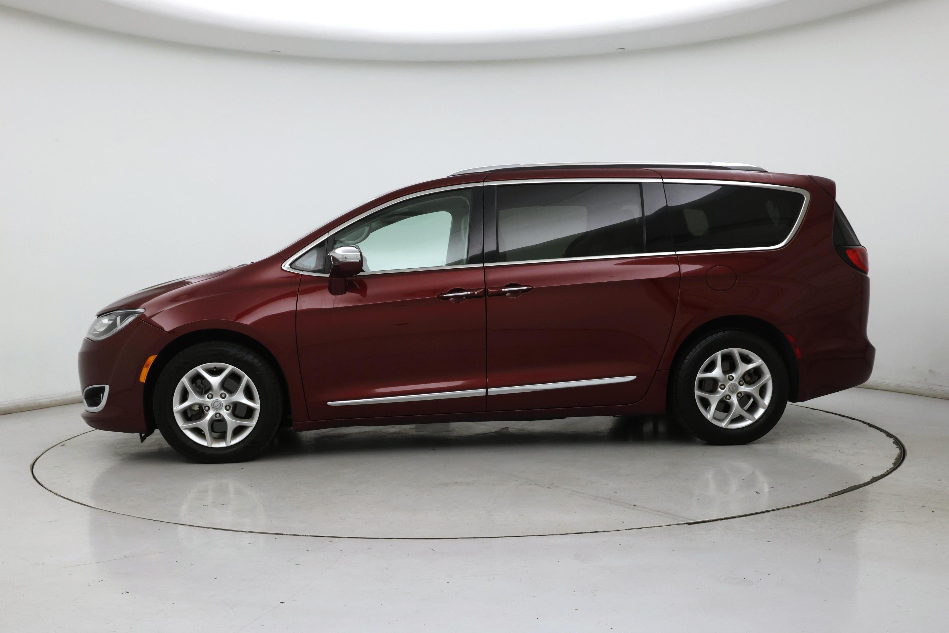 Thumbnail: 2020 Chrysler Pacifica - 3