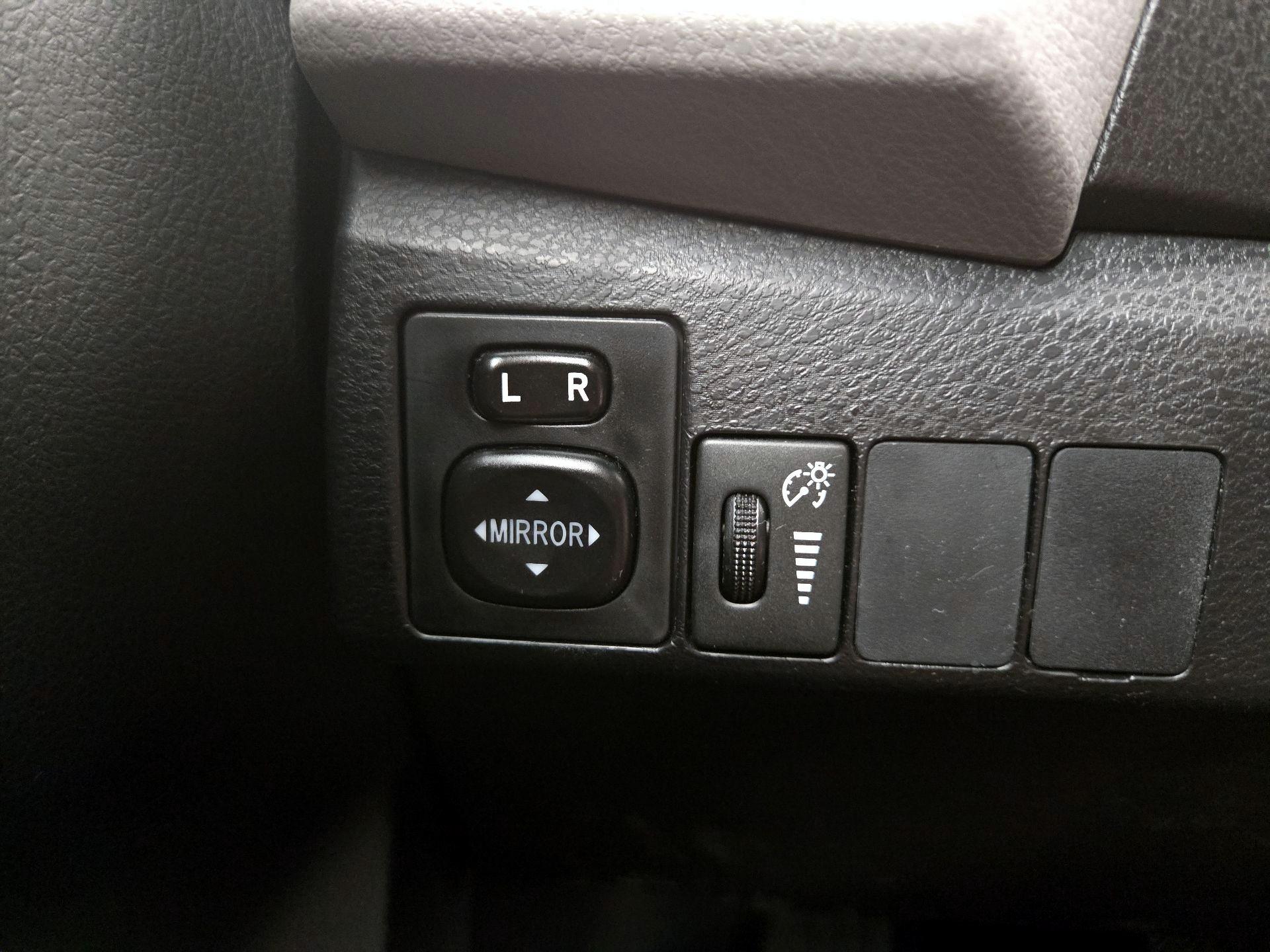 Thumbnail: 2015 Toyota Corolla - 13