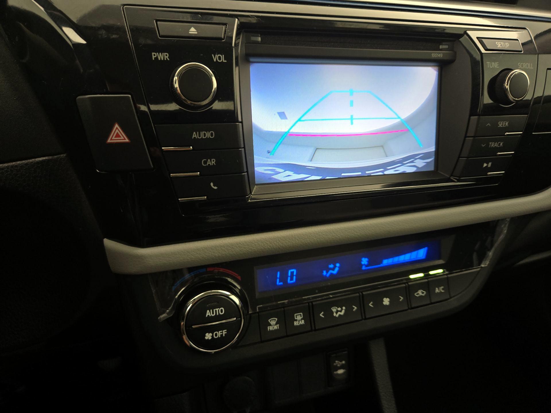 Thumbnail: 2015 Toyota Corolla - 14