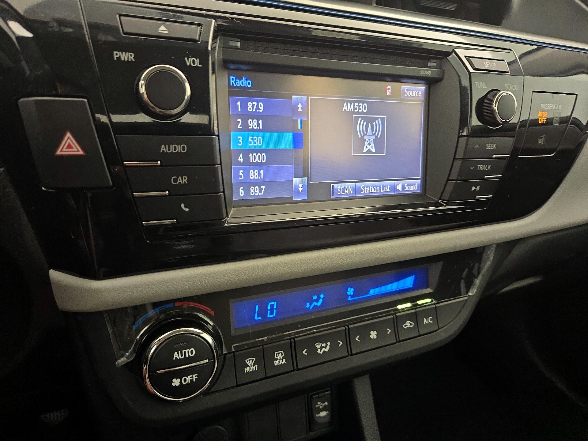 Thumbnail: 2015 Toyota Corolla - 15
