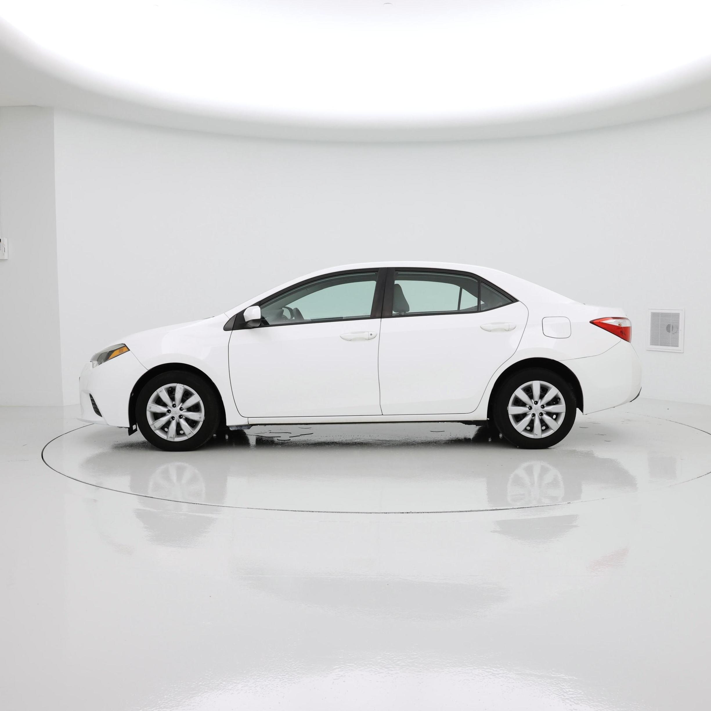 Thumbnail: 2015 Toyota Corolla - 3