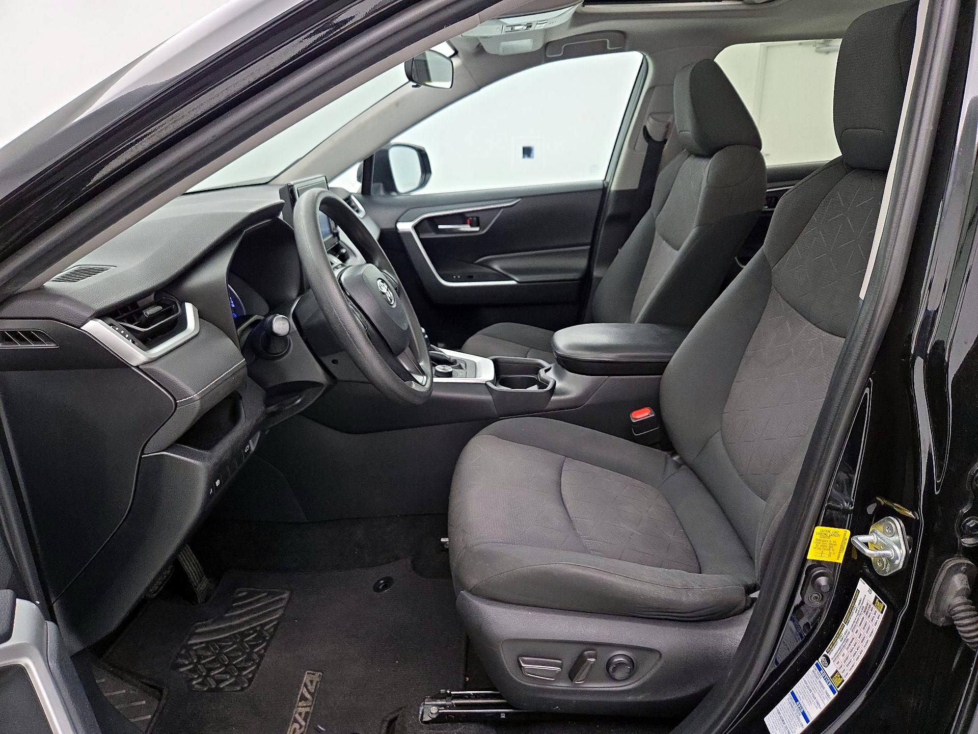 Thumbnail: 2019 Toyota RAV4 - 11