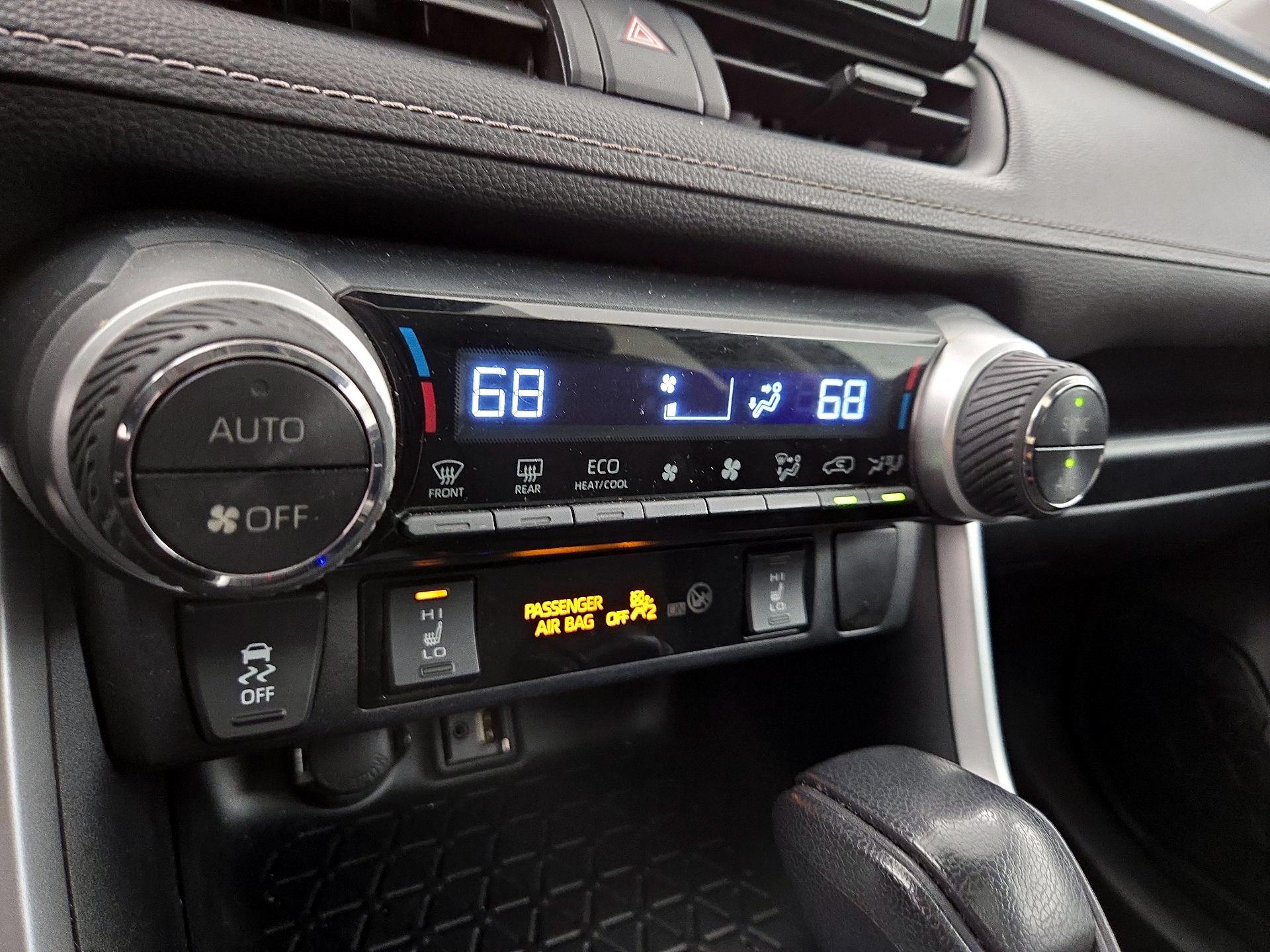 Thumbnail: 2019 Toyota RAV4 - 16