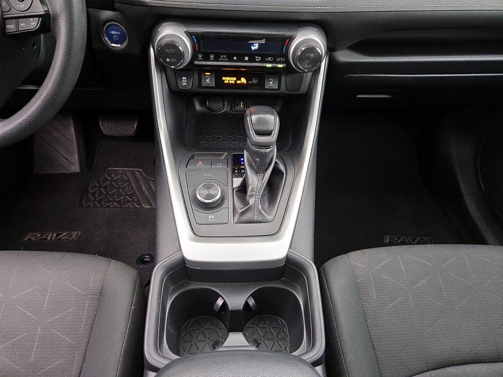 Thumbnail: 2019 Toyota RAV4 - 17