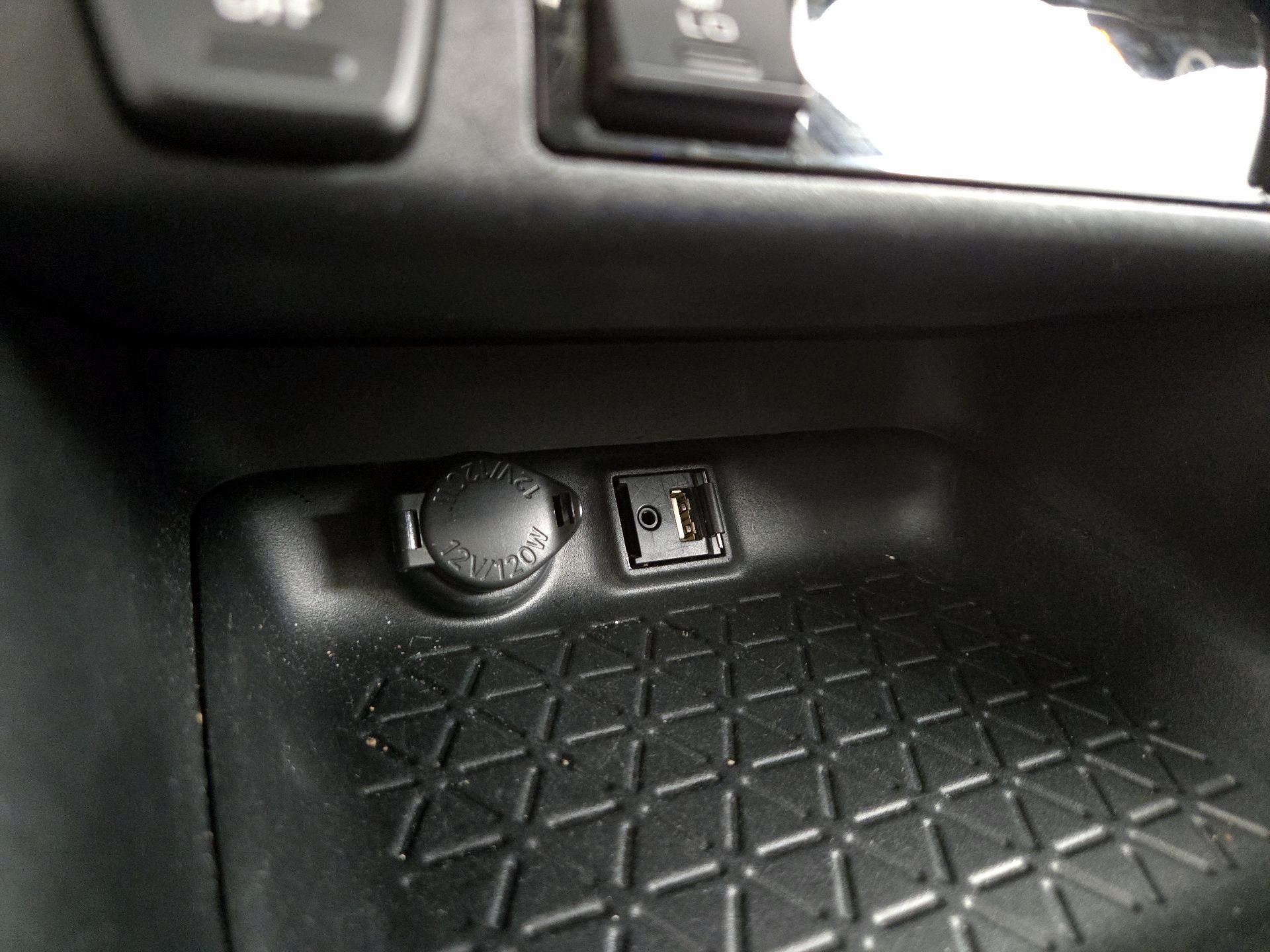 Thumbnail: 2019 Toyota RAV4 - 18