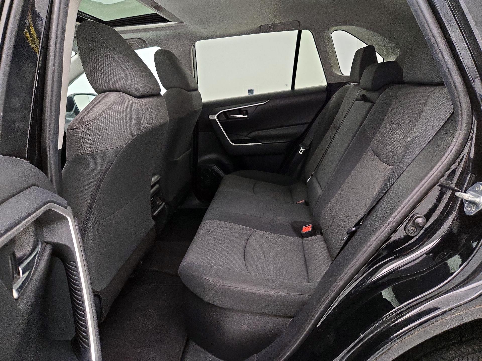 Thumbnail: 2019 Toyota RAV4 - 20