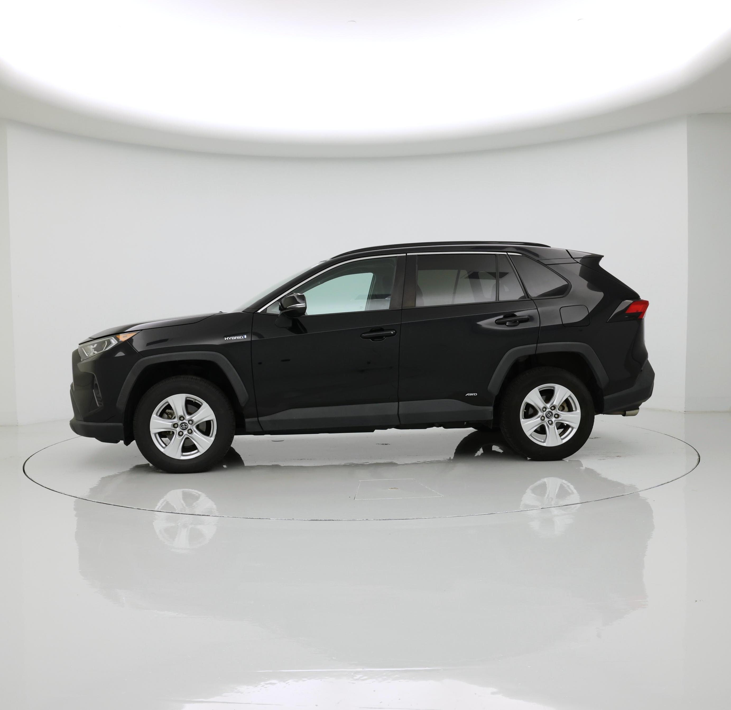Thumbnail: 2019 Toyota RAV4 - 3