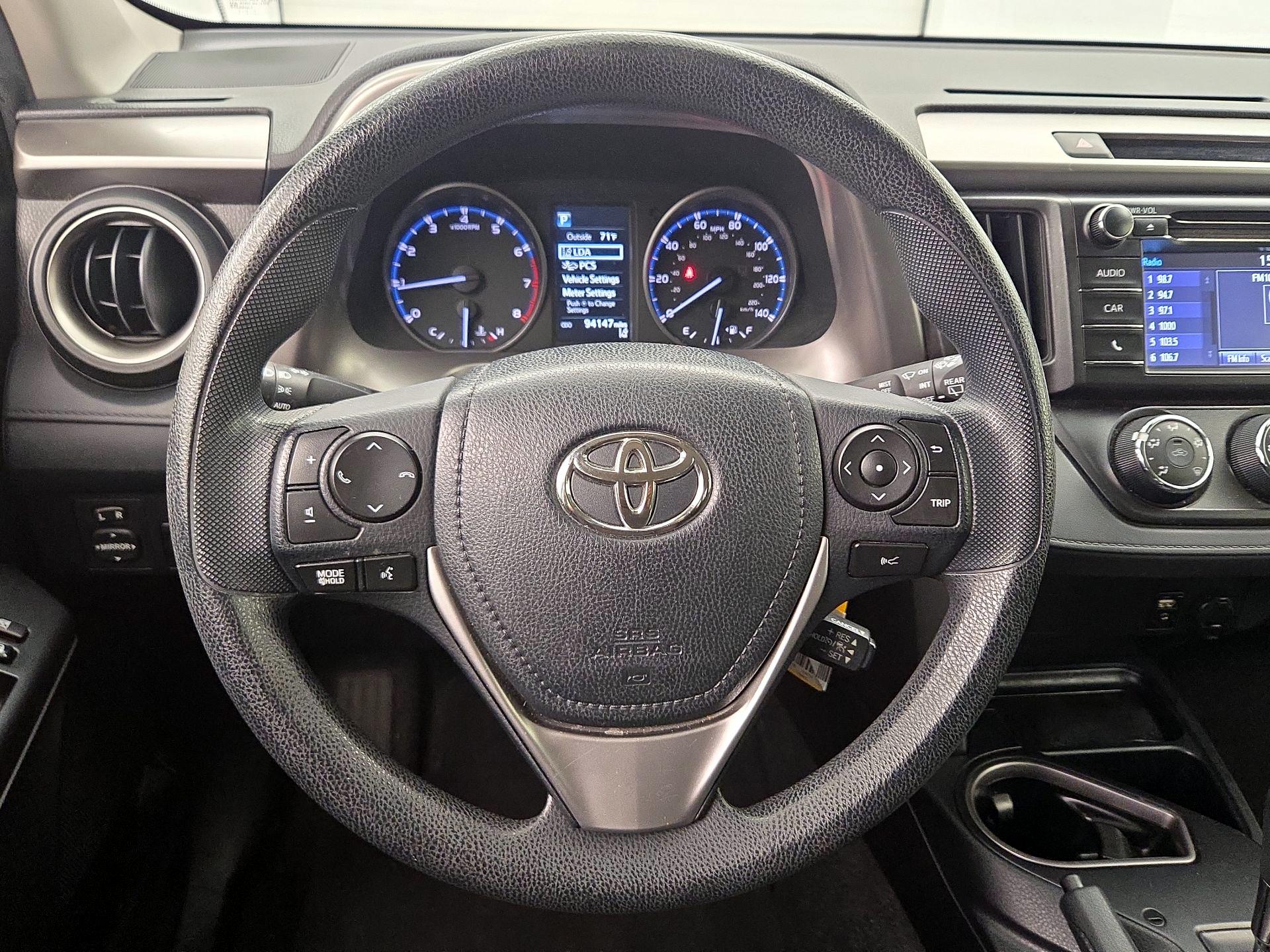 Thumbnail: 2018 Toyota RAV4 - 10