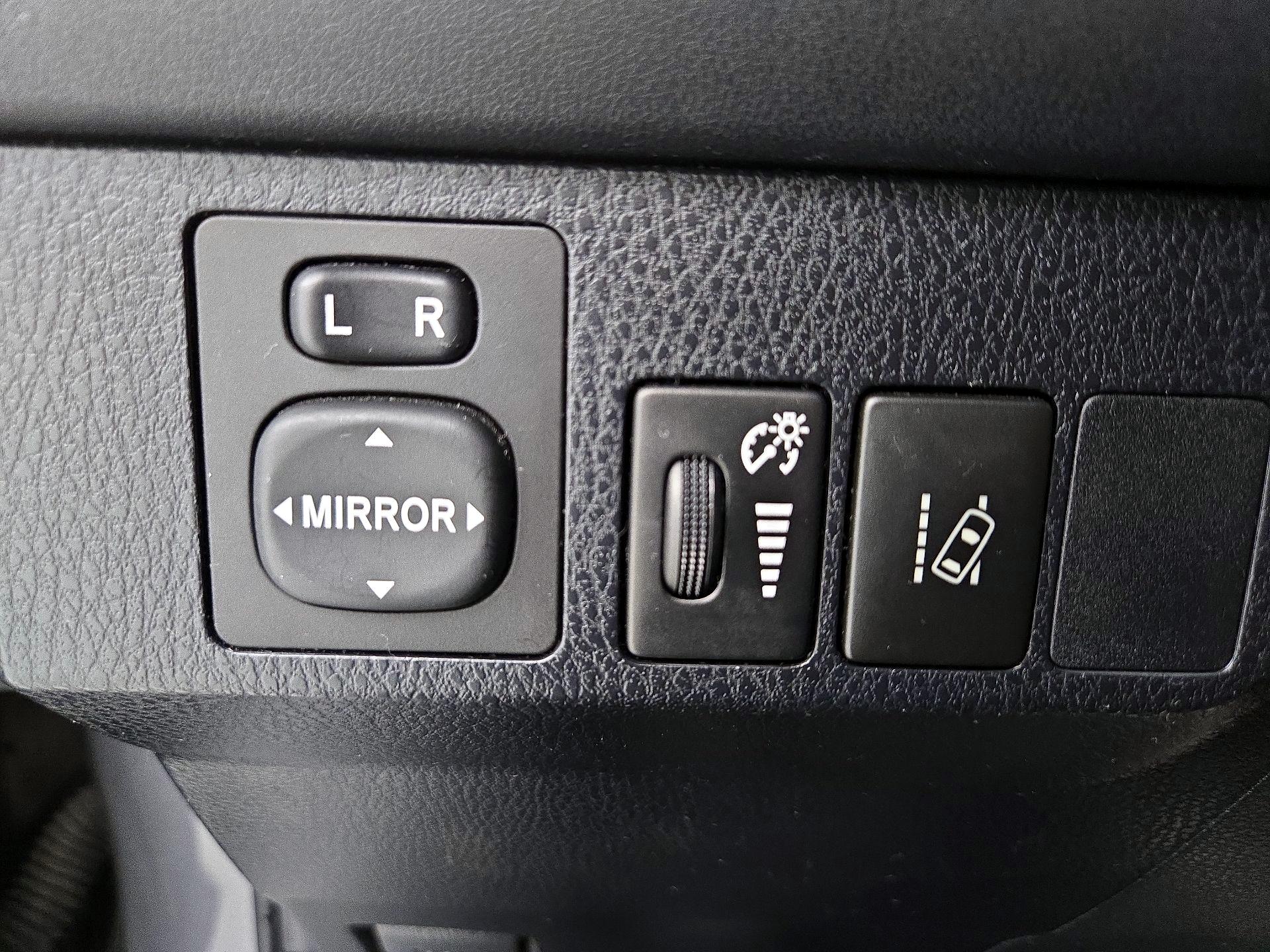 Thumbnail: 2018 Toyota RAV4 - 13