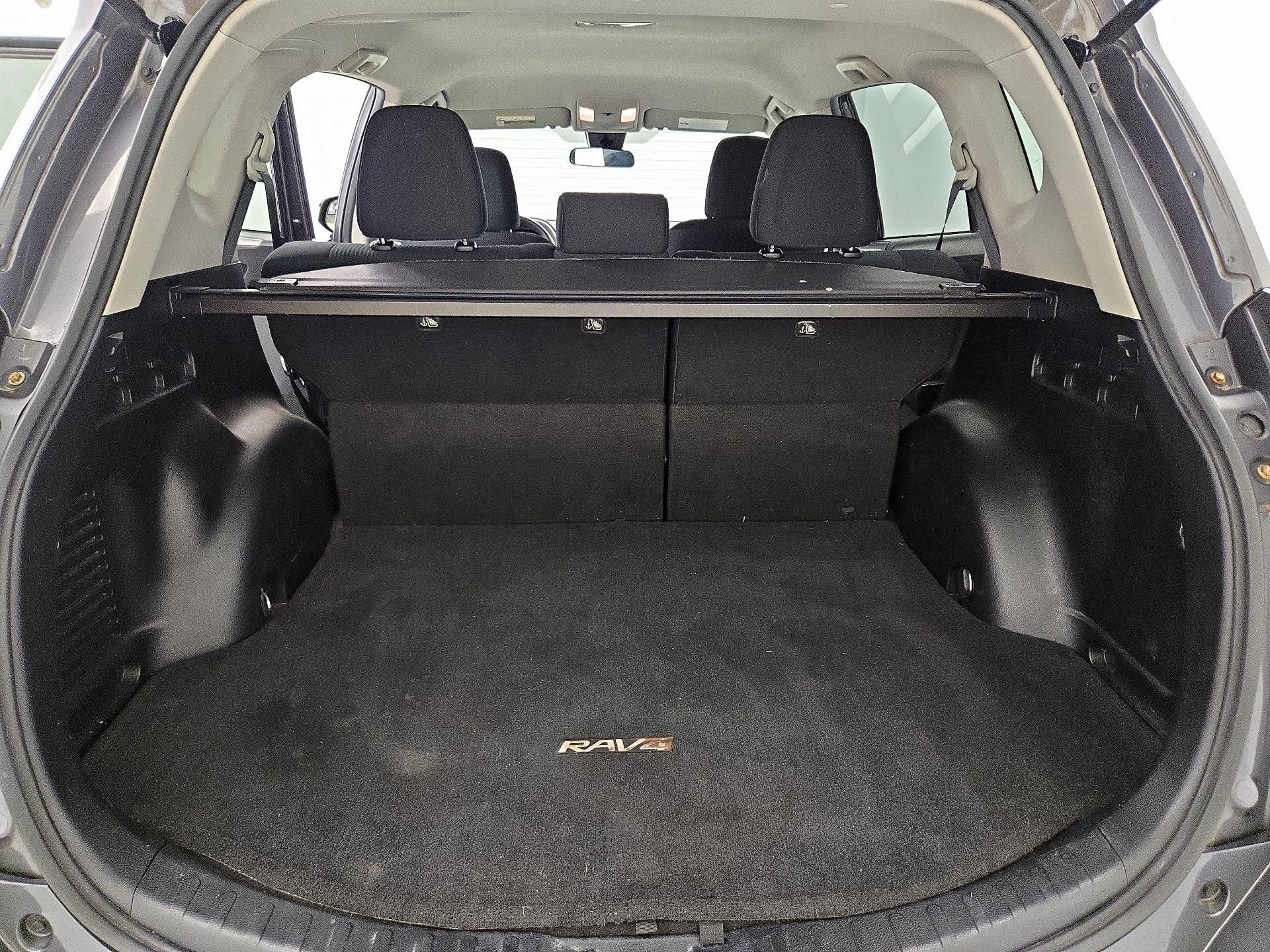 Thumbnail: 2018 Toyota RAV4 - 20