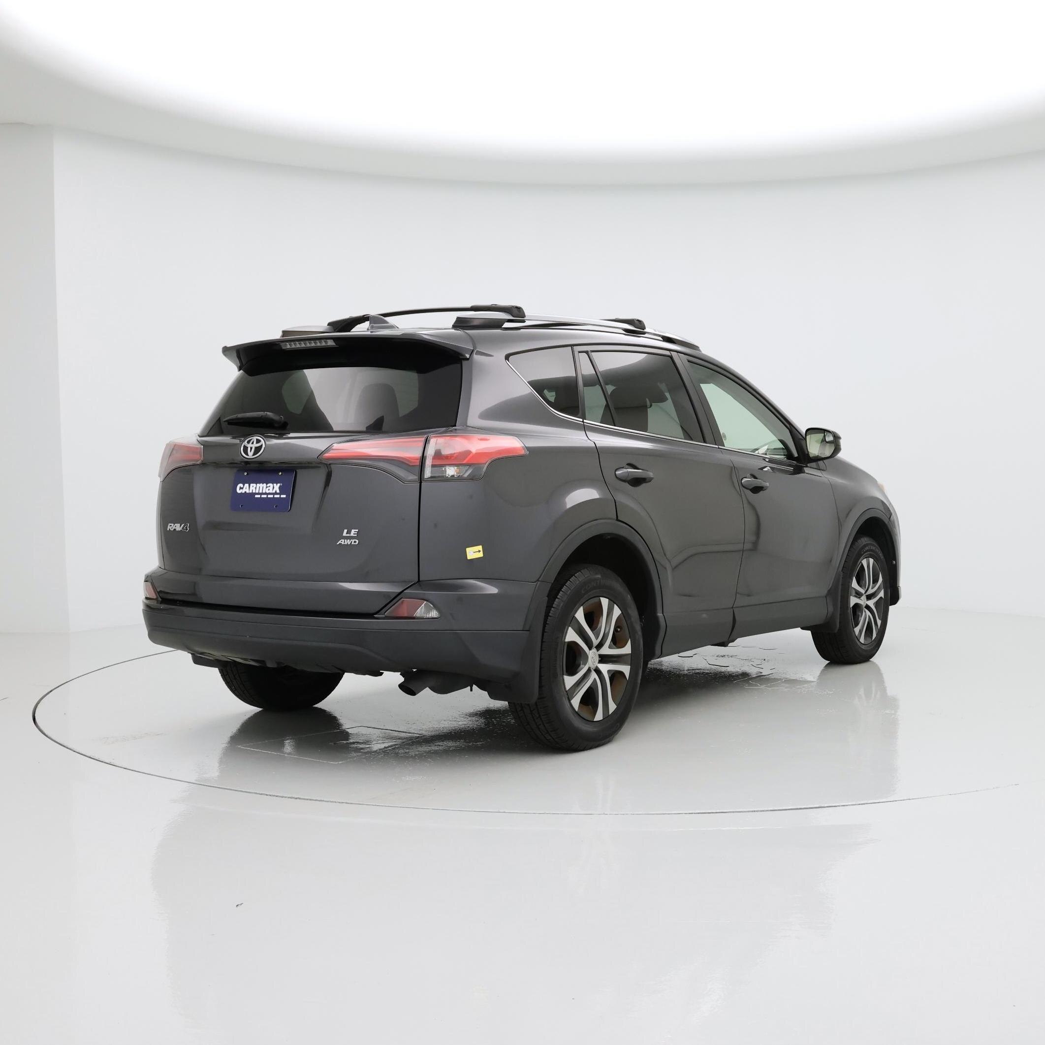 Thumbnail: 2018 Toyota RAV4 - 8