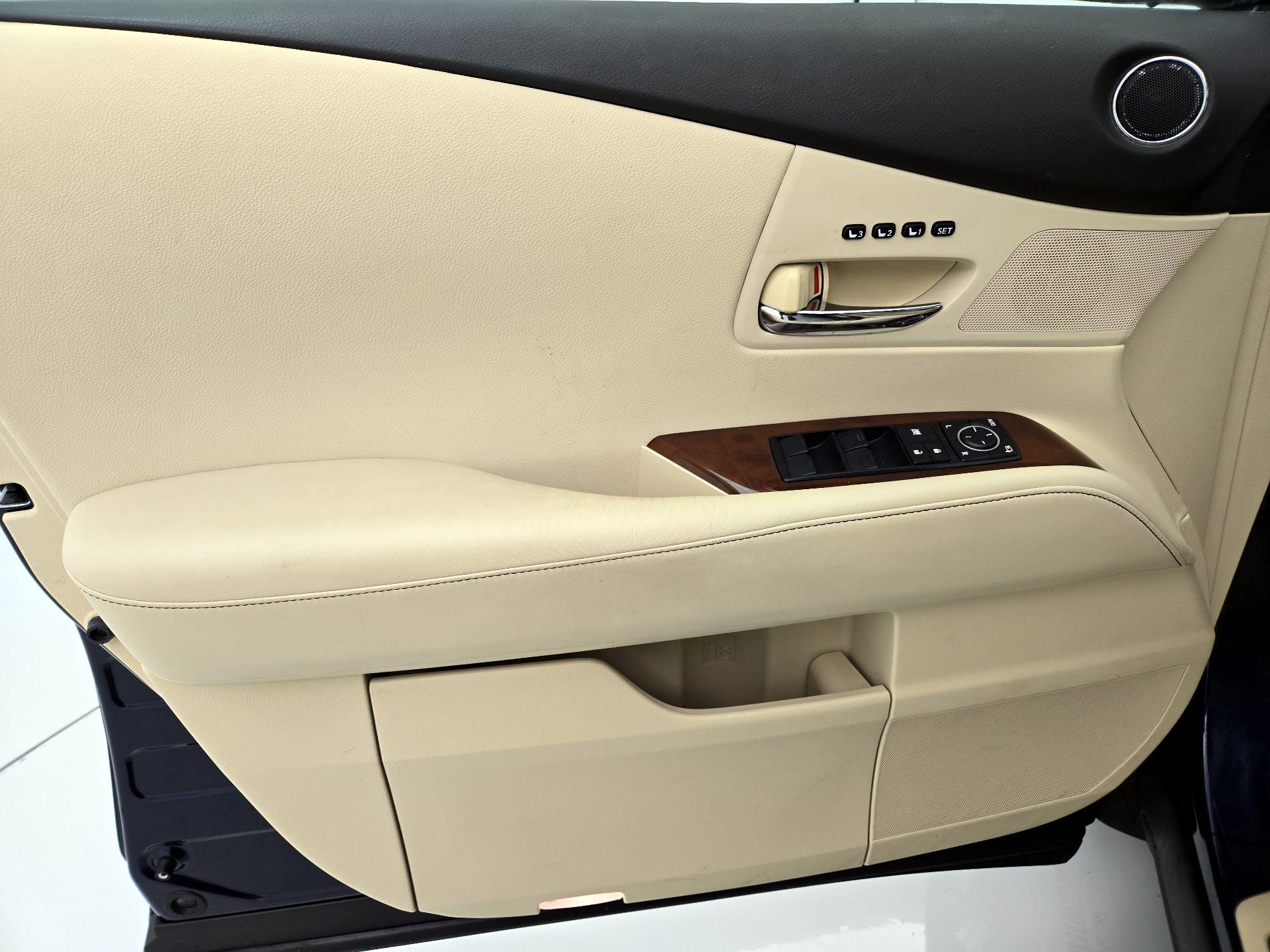 Thumbnail: 2015 Lexus RX - 12