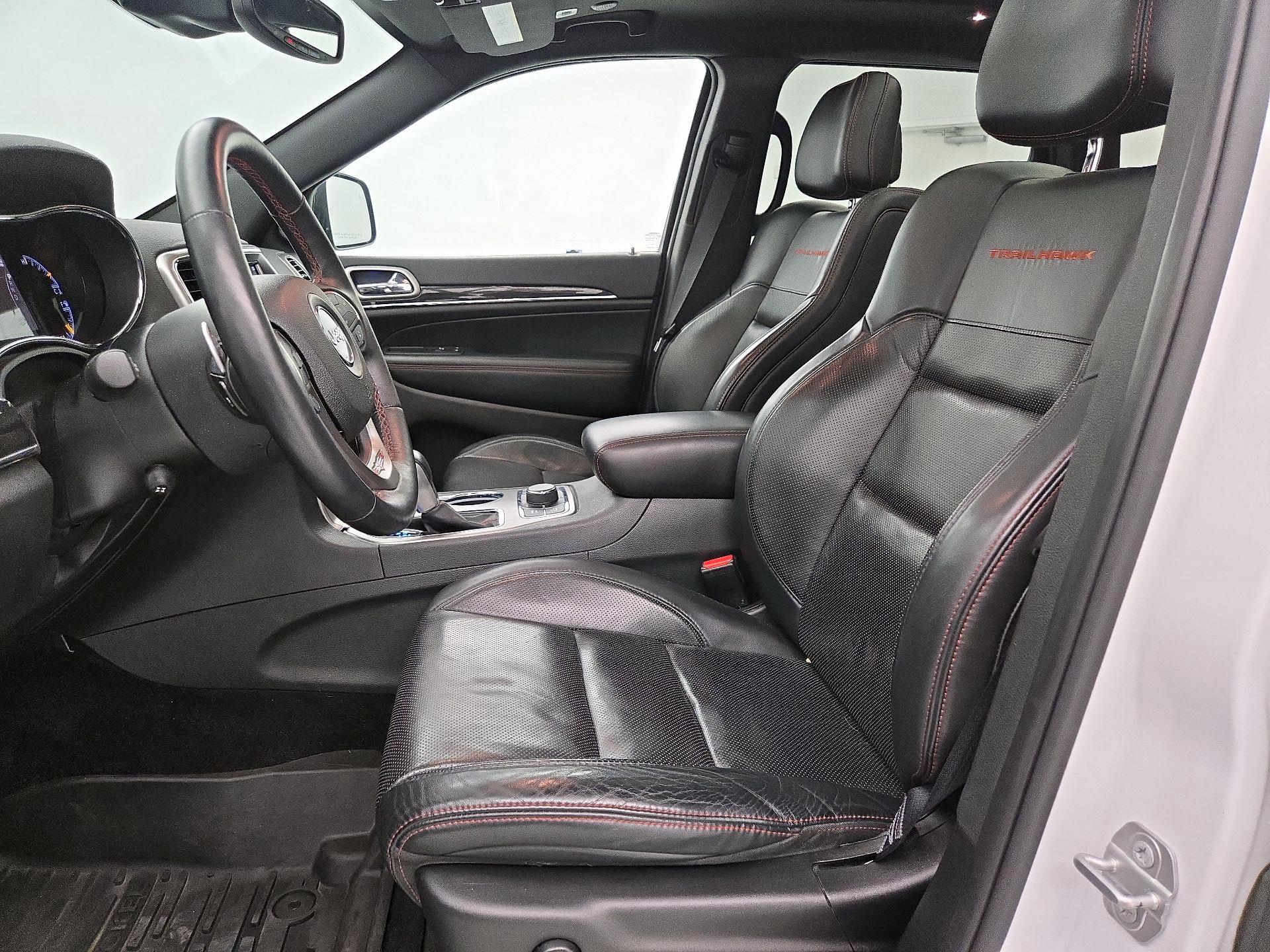 Thumbnail: 2018 Jeep Grand Cherokee - 11