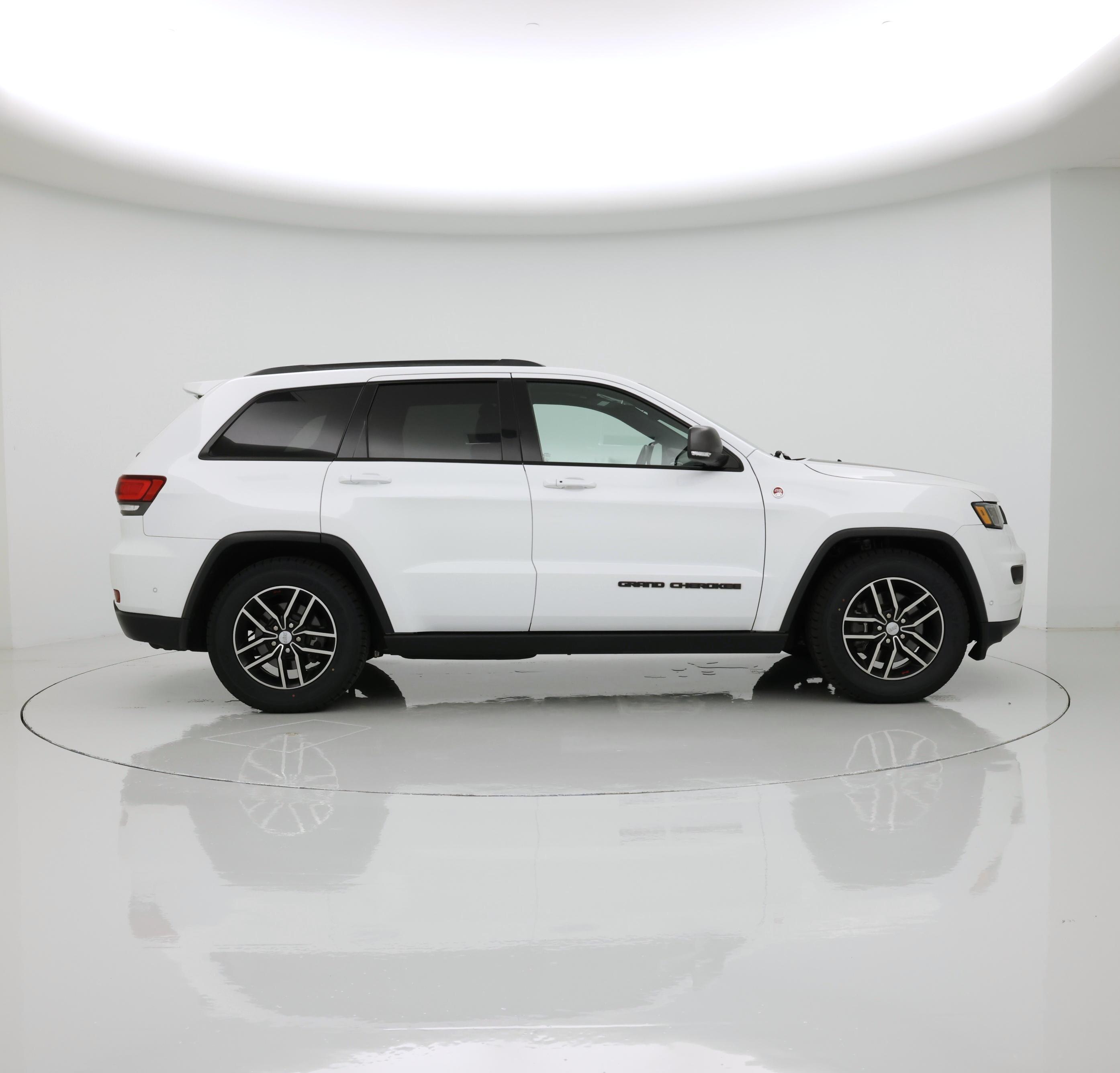 Thumbnail: 2018 Jeep Grand Cherokee - 7